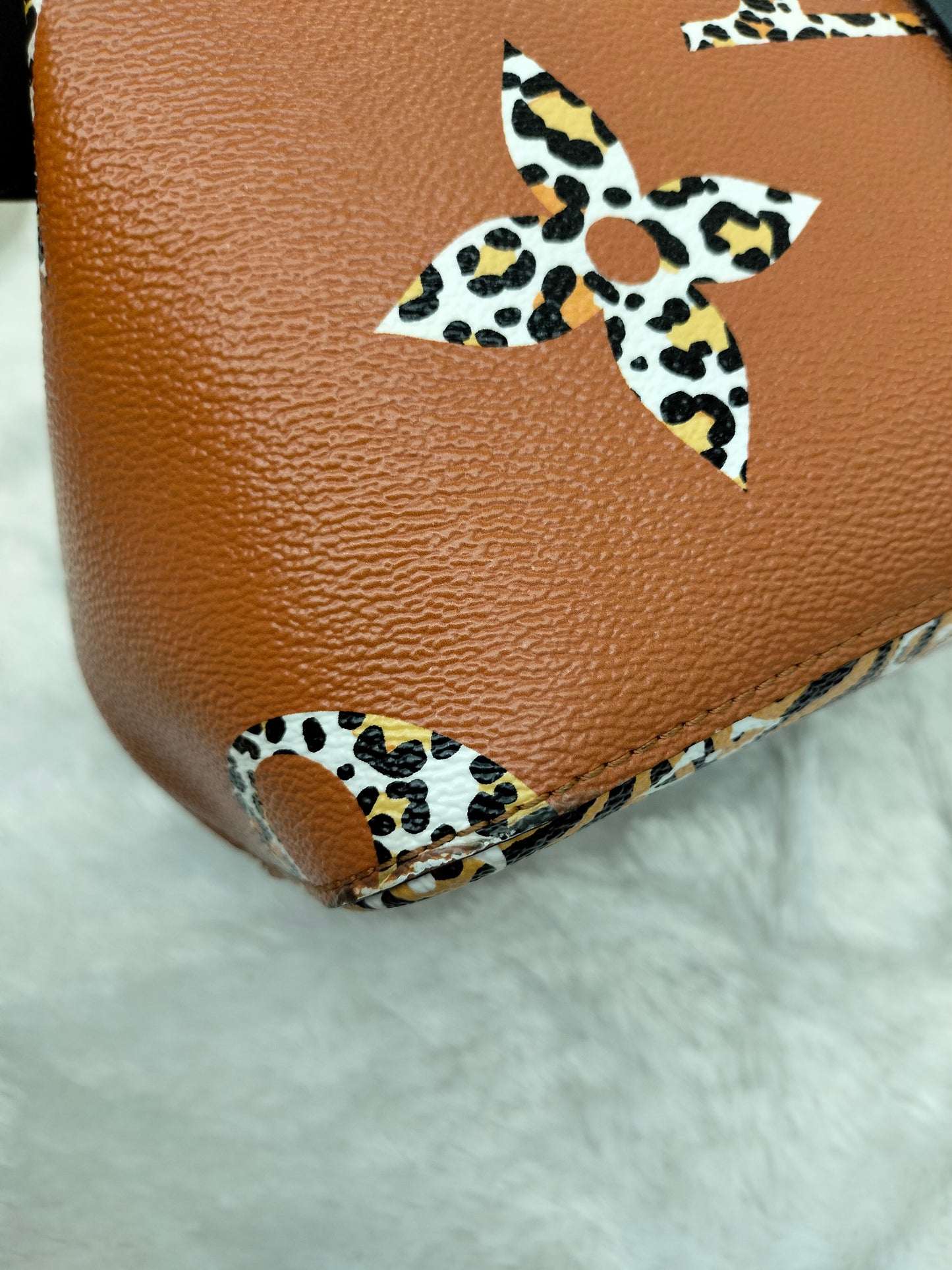 LV Neo Noe Monogram Giant Jungle Leopard Caramel 2019