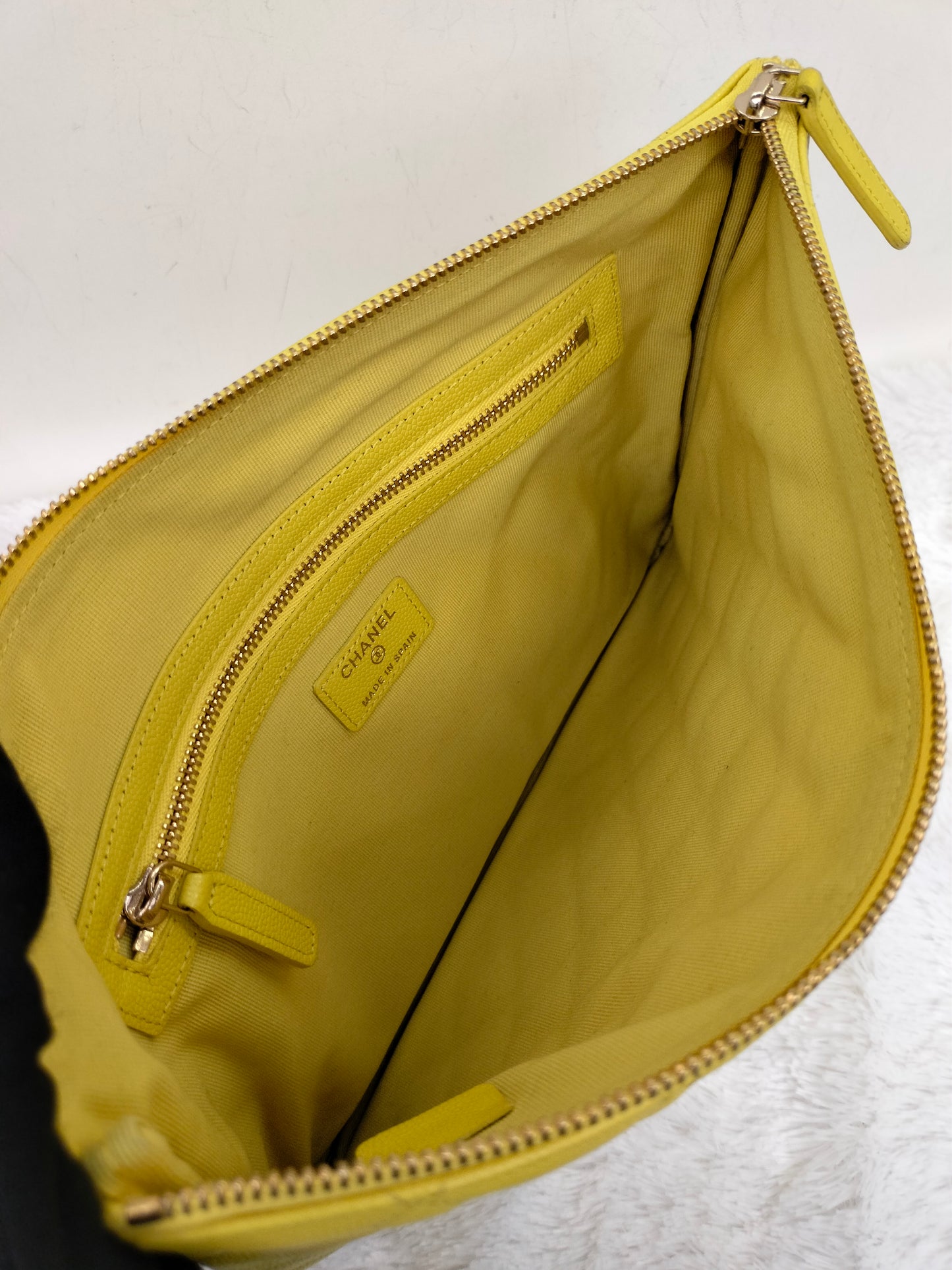 Chanel O'Case Clutch Caviar Yellow LGHW (CHIP)