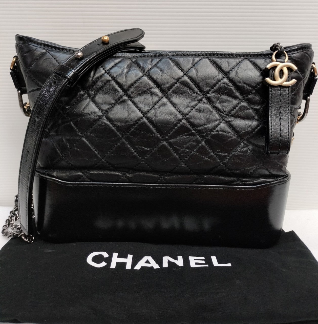 Chanel Gabrielle Medium Black #24. Size 28x21x9cm