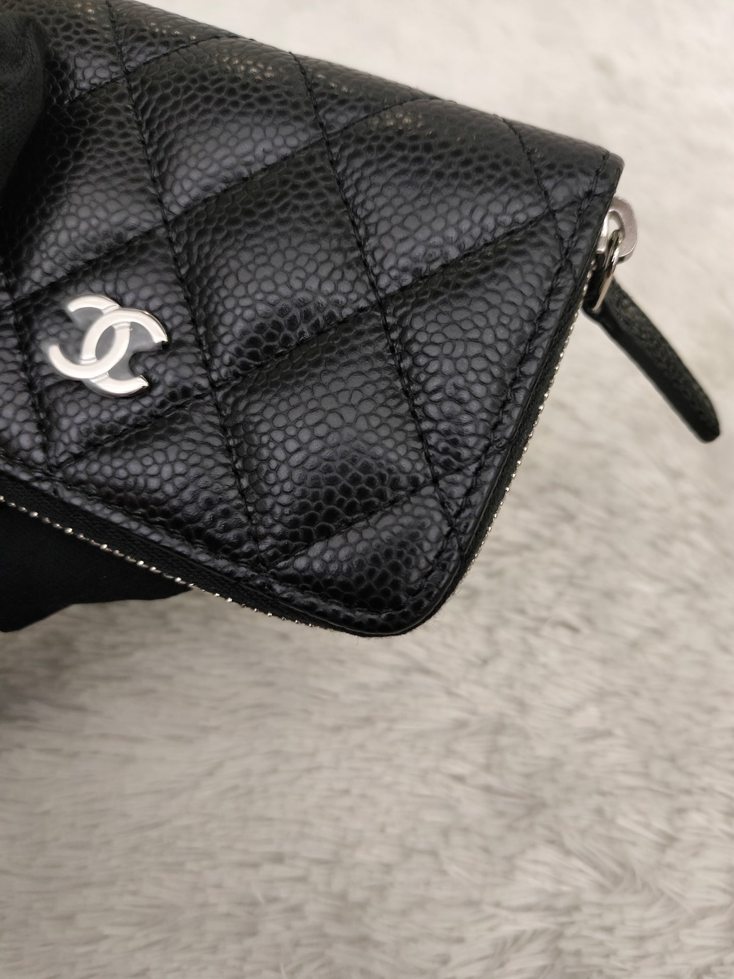 *NEW* Chanel Zippy Card Holder Caviar Black SHW (CHIP)