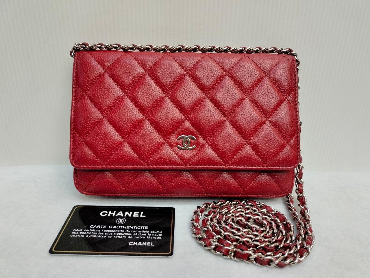Chanel WOC Caviar Red SHW #19. Size 20x11x3cm