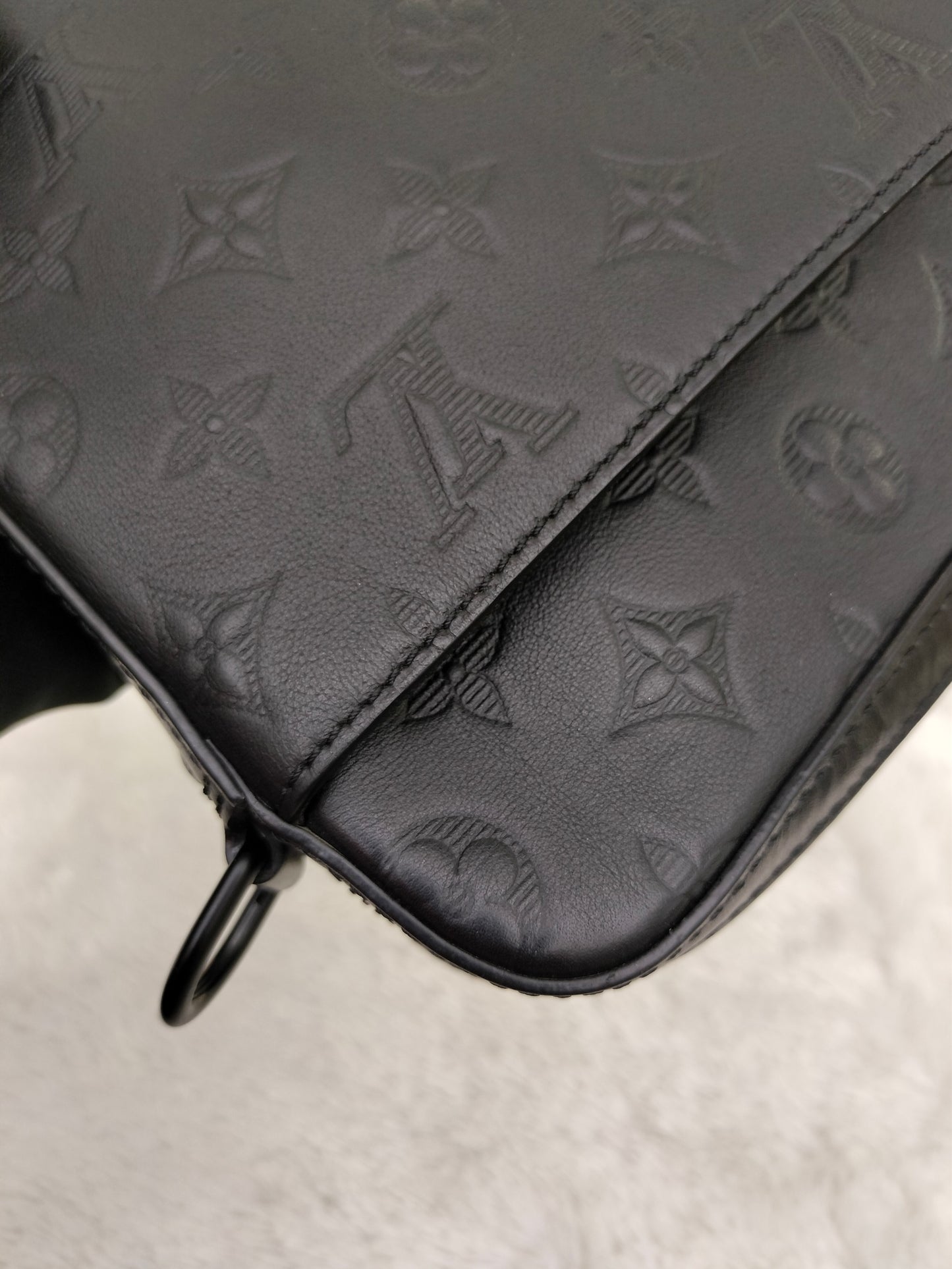 LV Duo Messenger Monogram Shadow Noir (CHIP)