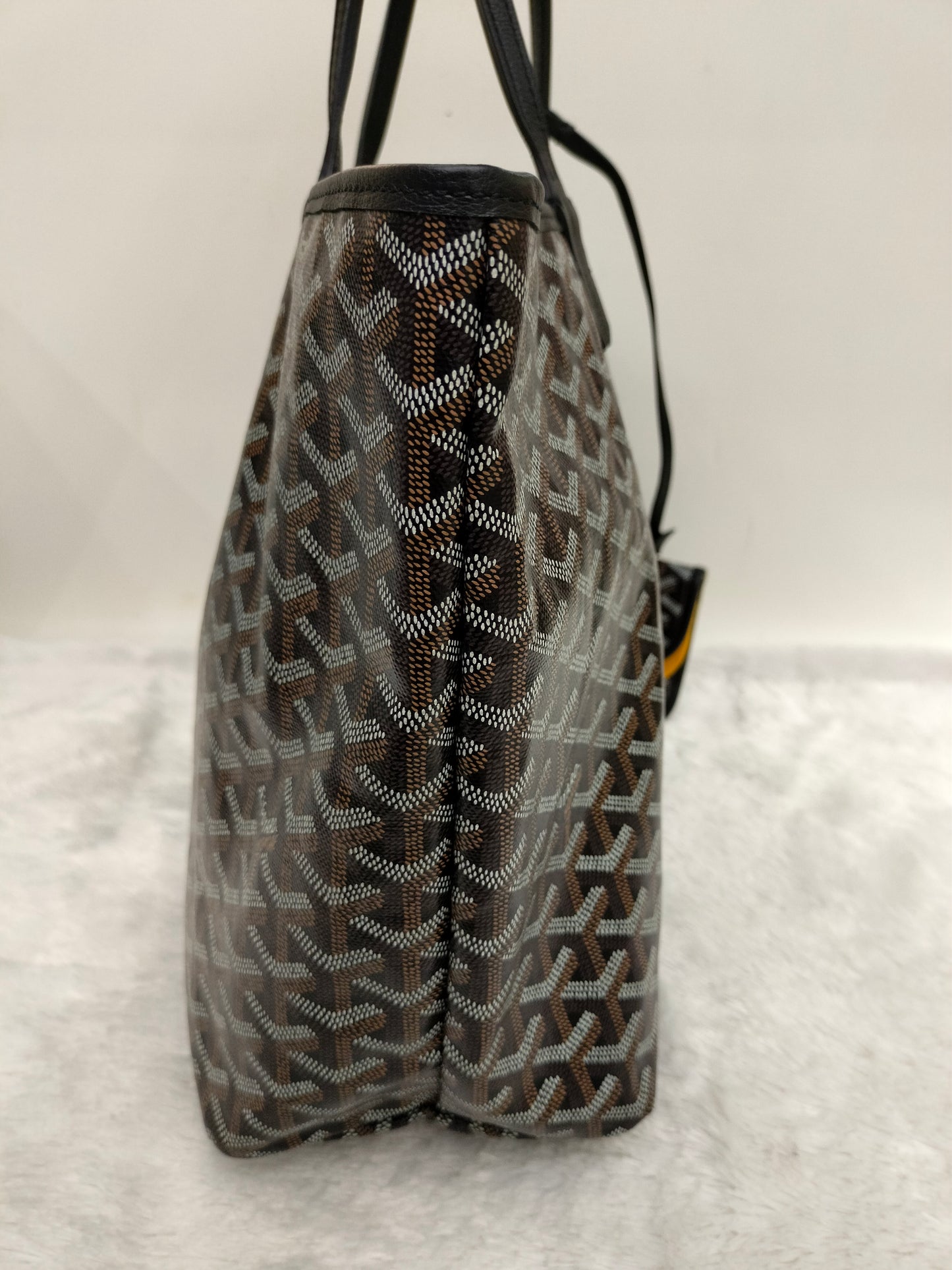 *Neverbeen Used* Goyard St Louis PM Noir 2023