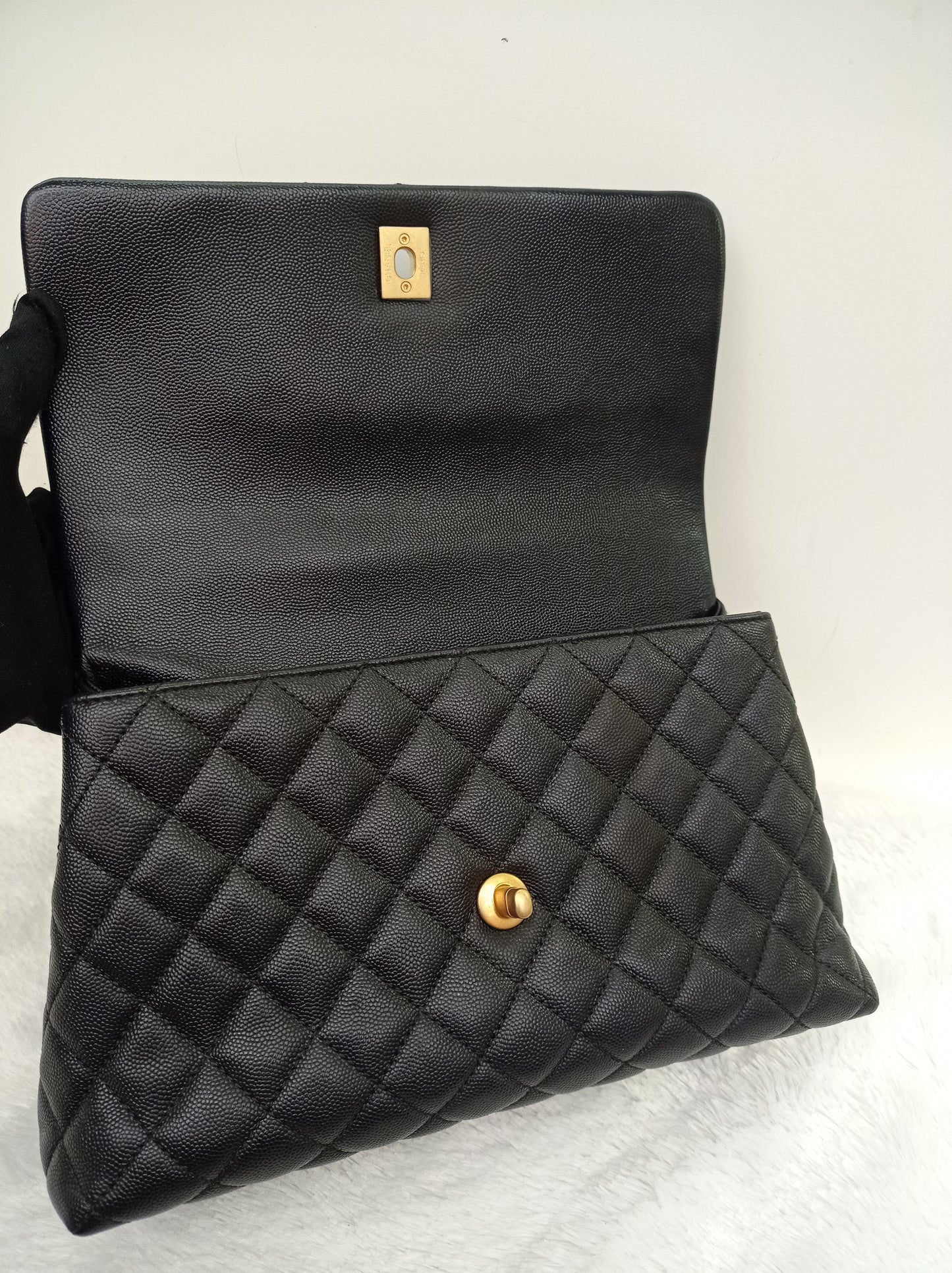 Chanel Coco Handle Medium Caviar Black GHW #25