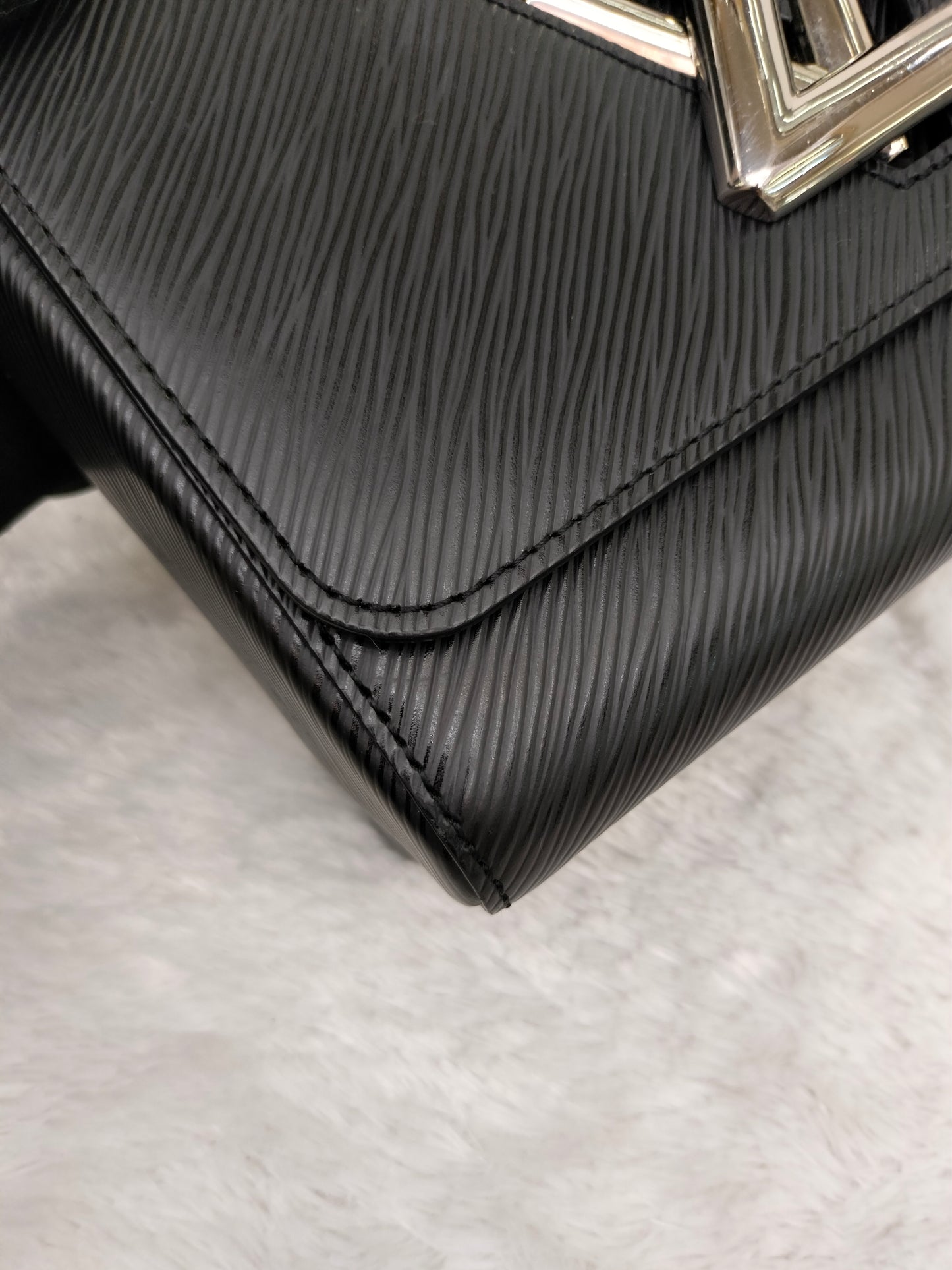 LV Twist MM Epi Noir 2018