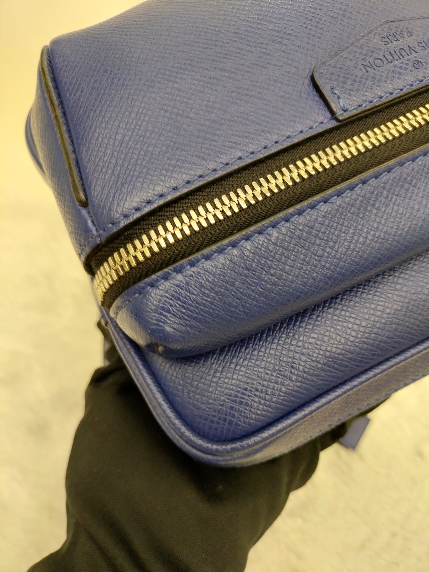 LV Outdoor Bumbag Taiga Cobalt 2019