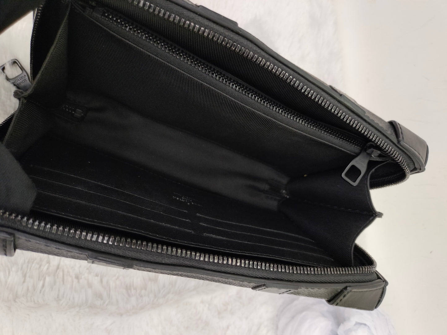 LV Soft Trunk Wallet Monogram Eclipse (CHIP)