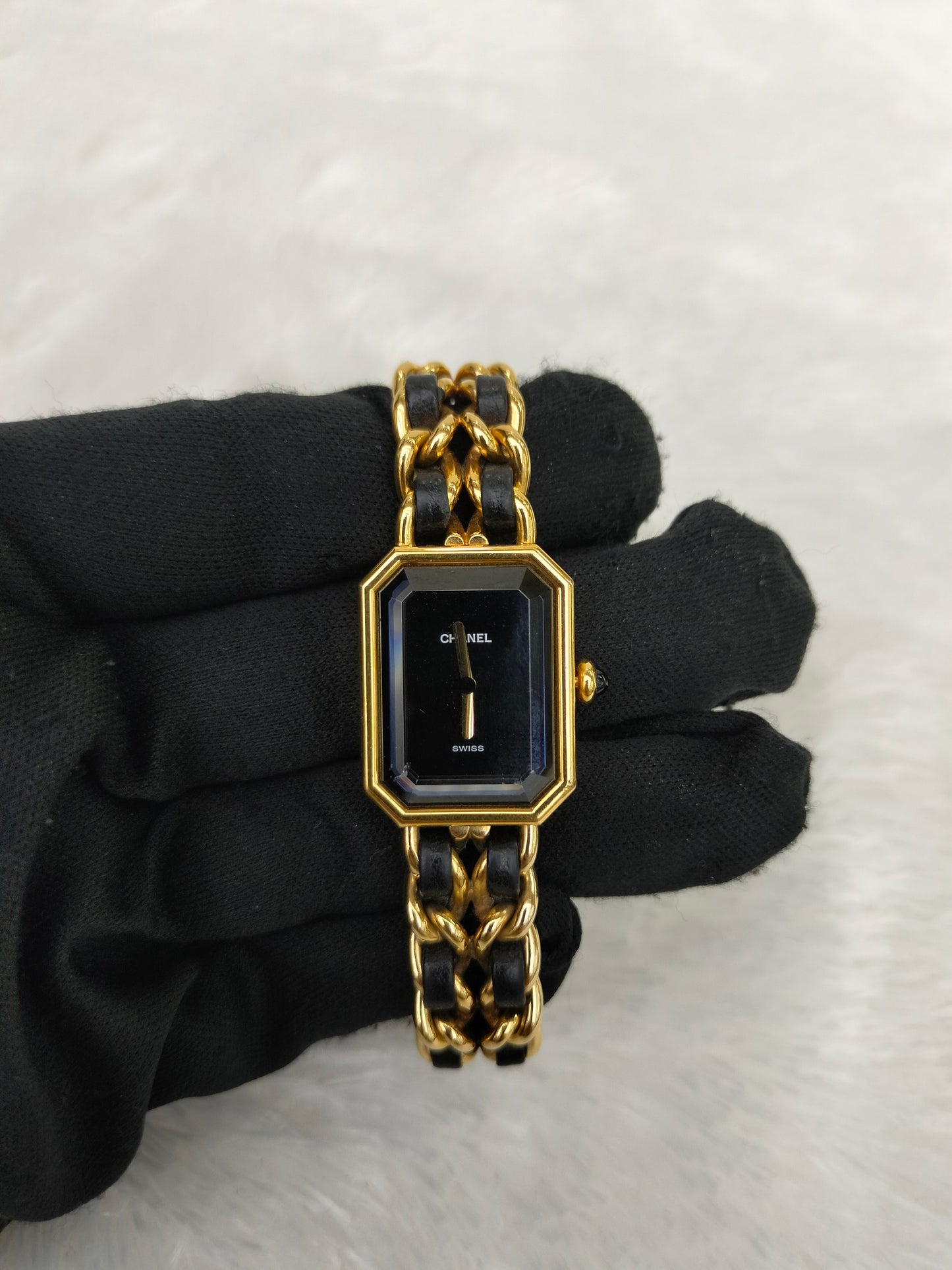 Chanel Watch Black GHW size M