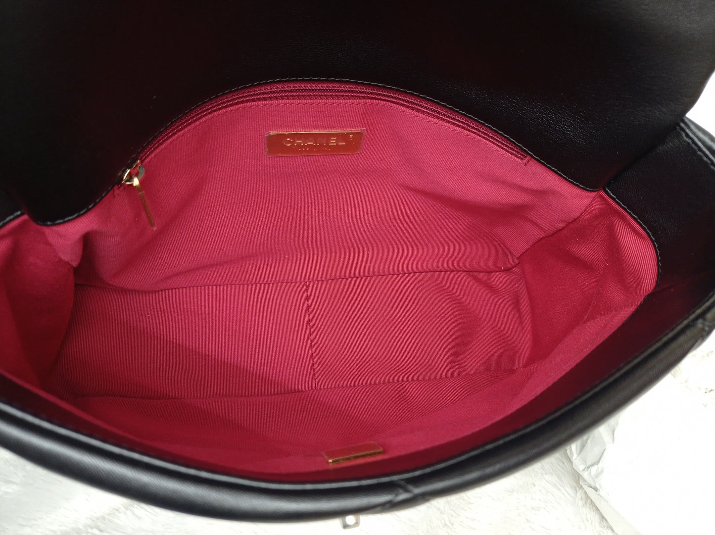 *Neverbeen Used* Chanel C19 Large Black (CHIP)