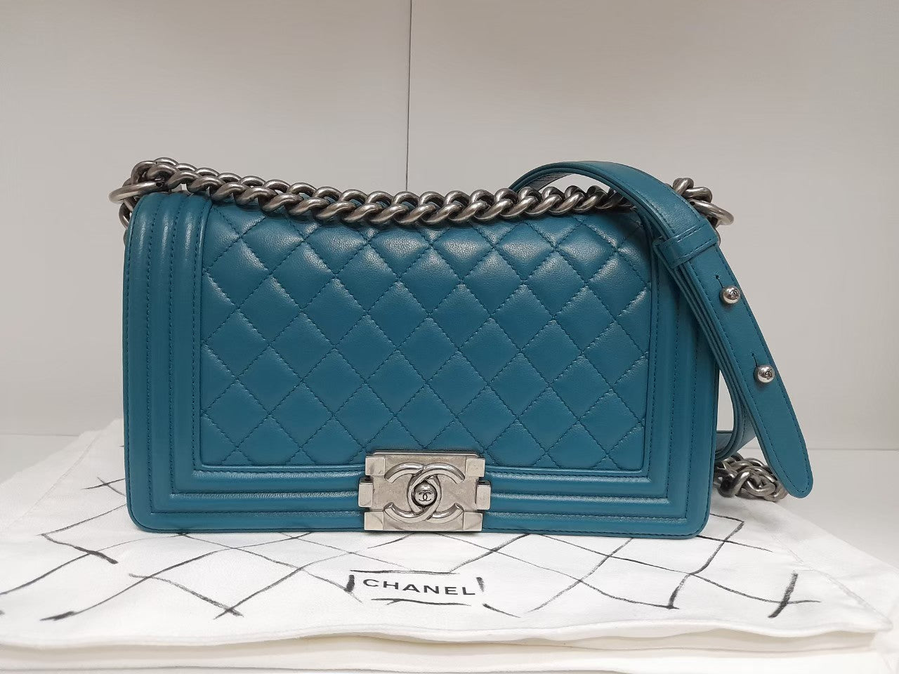 Chanel Boy 25 Lamb Blue RHW #19 Size 25x15x9cm