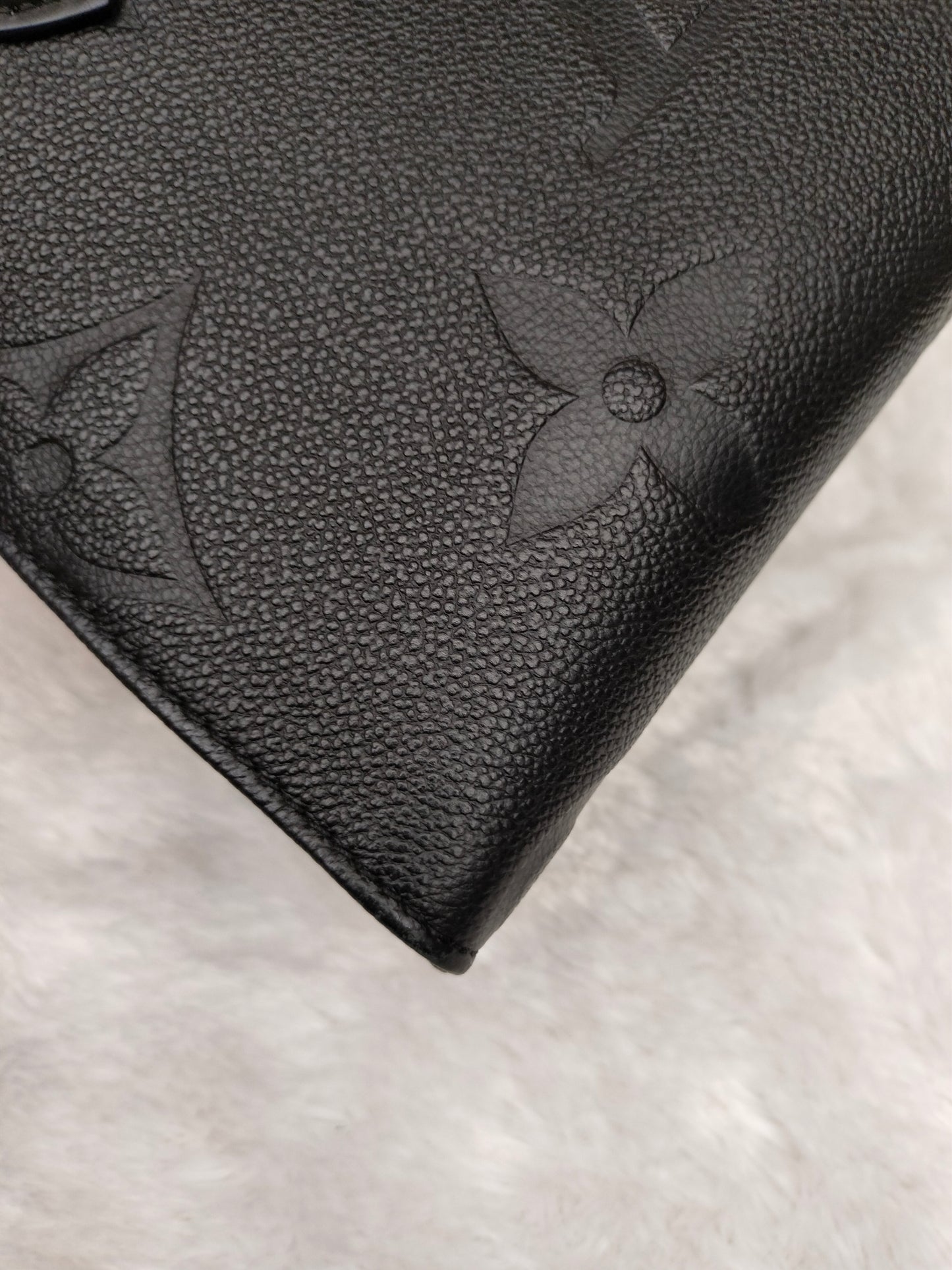 LV OTG PM Empreinte Noir (CHIP)