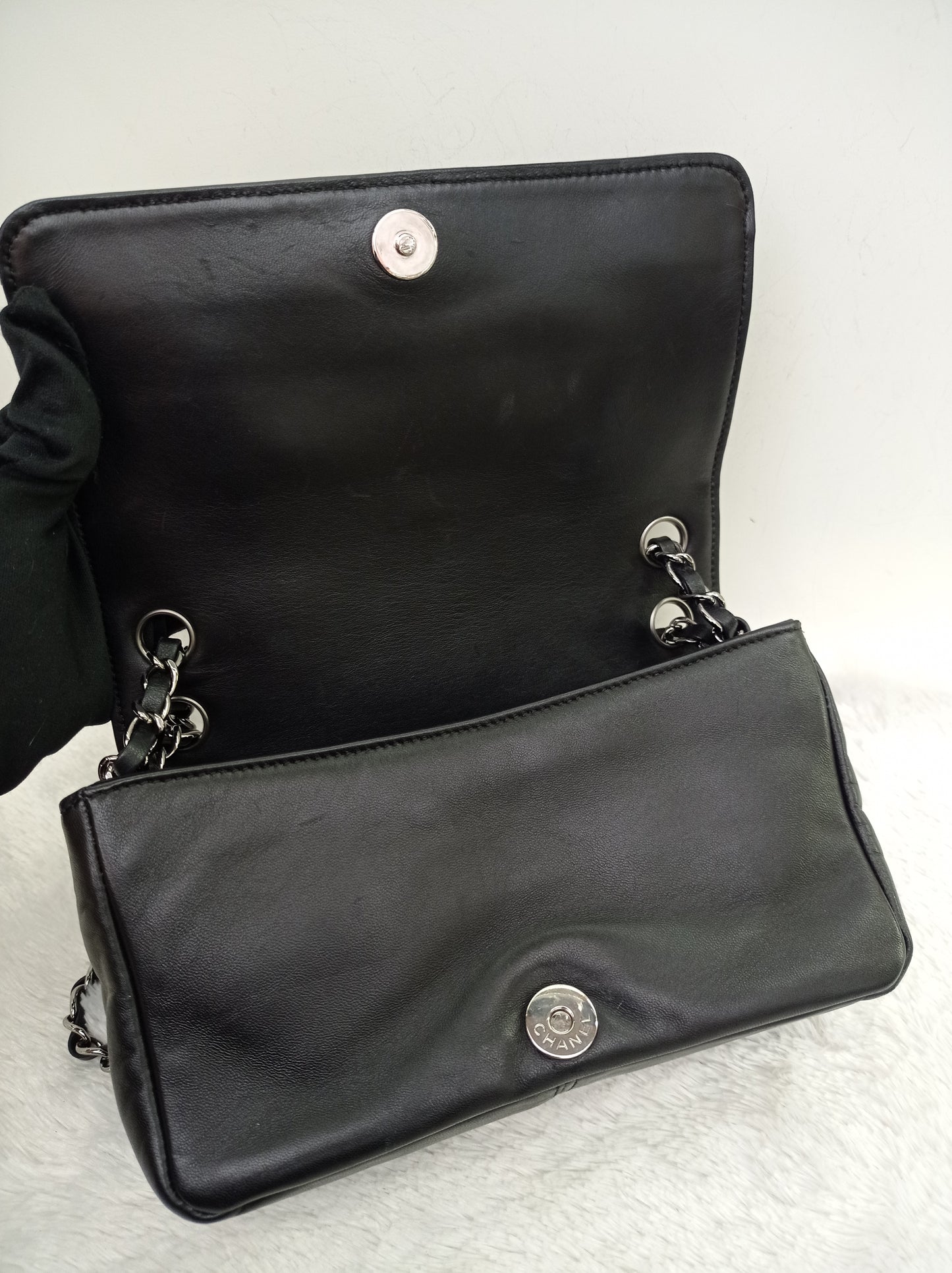 Chanel Small Flap Kiss Lock Lamb Black SHW #10