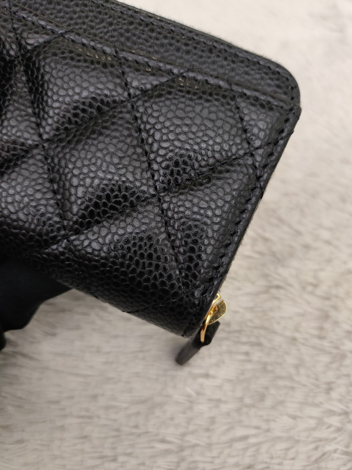 *NEW* Chanel Zippy Card Holder Caviar Black GHW (CHIP)