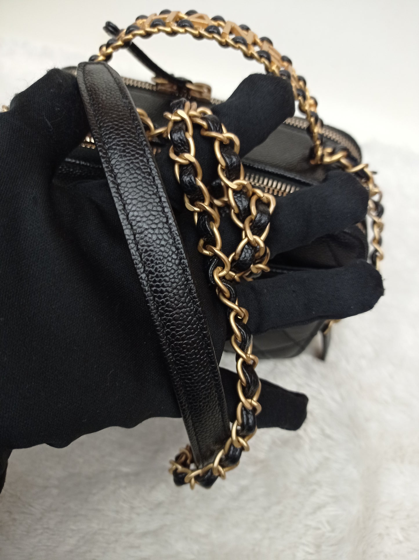 *Neverbeen Used* Chanel Pick Me Up Vanity Case Small Caviar Black GHW (CHIP)