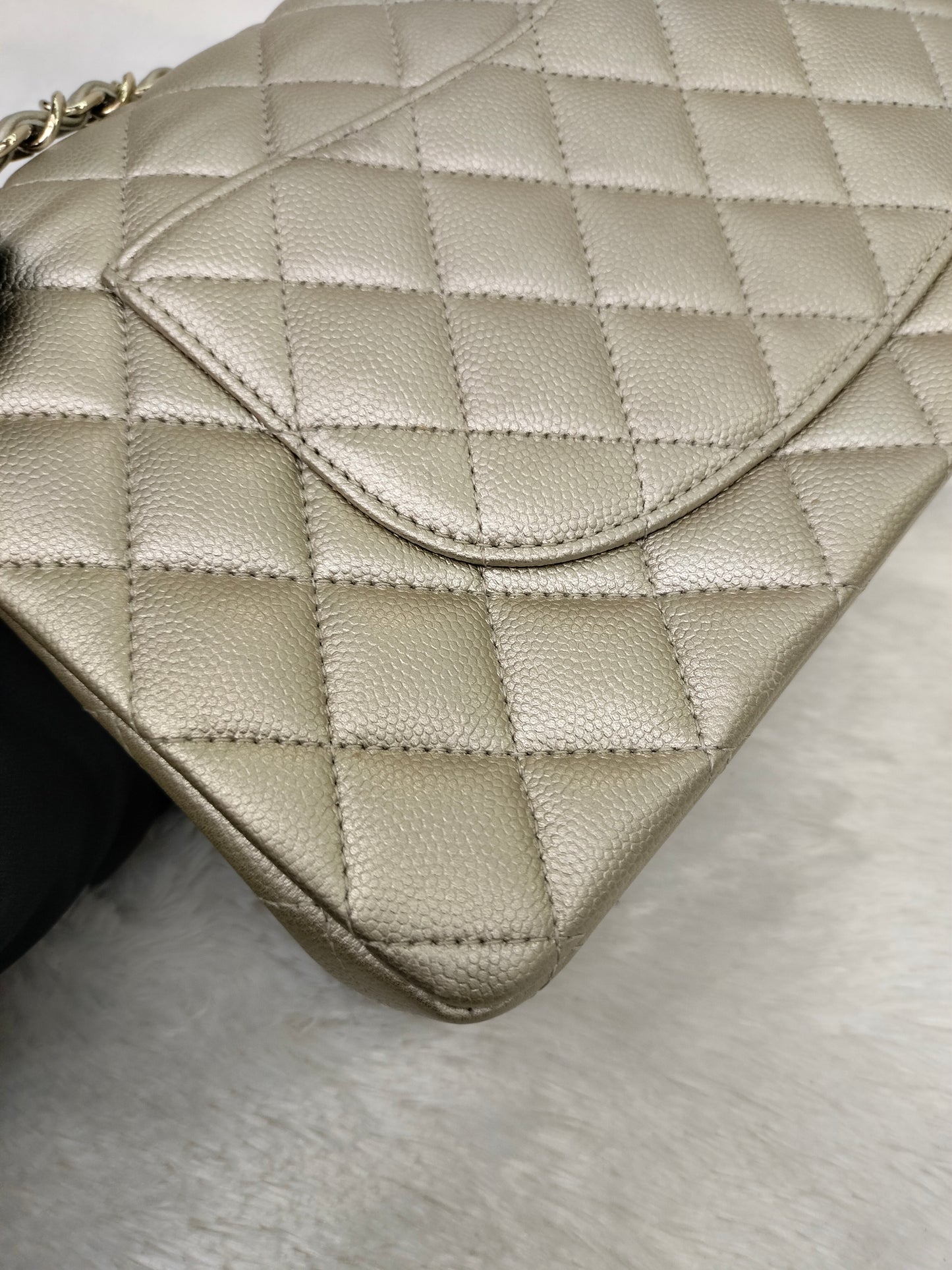 Chanel Medium Caviar Champagne GHW DF #23