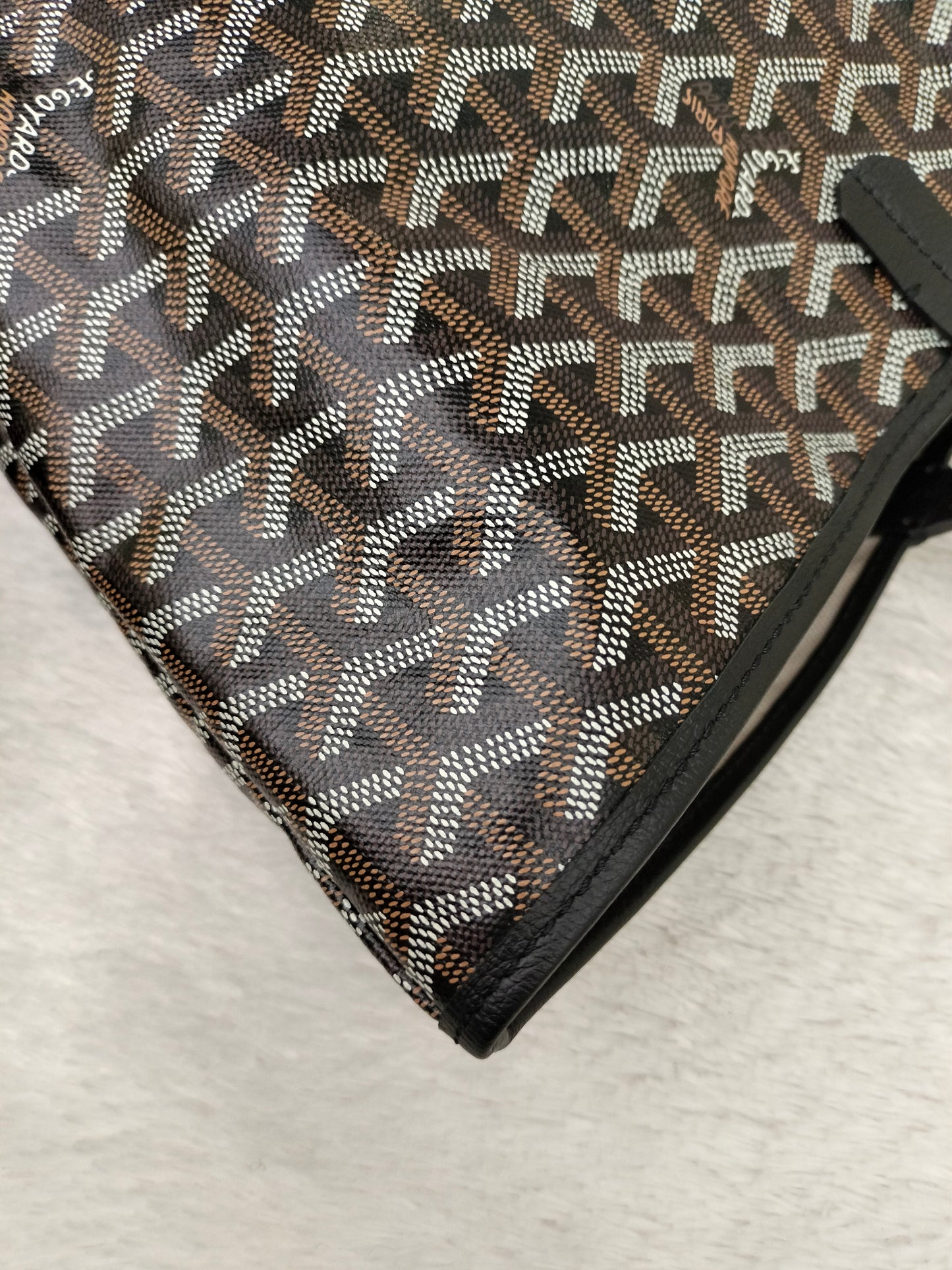 *Neverbeen Used* Goyard St Louis PM Noir 2023