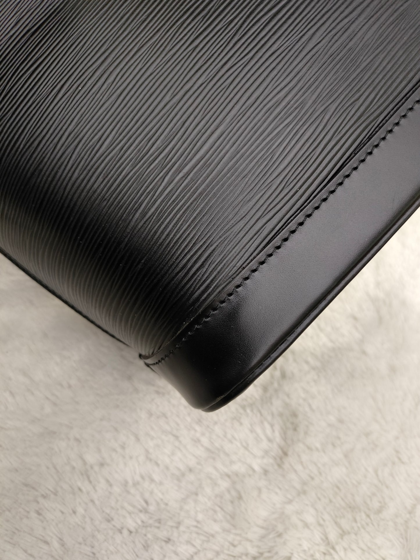 LV Alma PM Epi Black Vintage