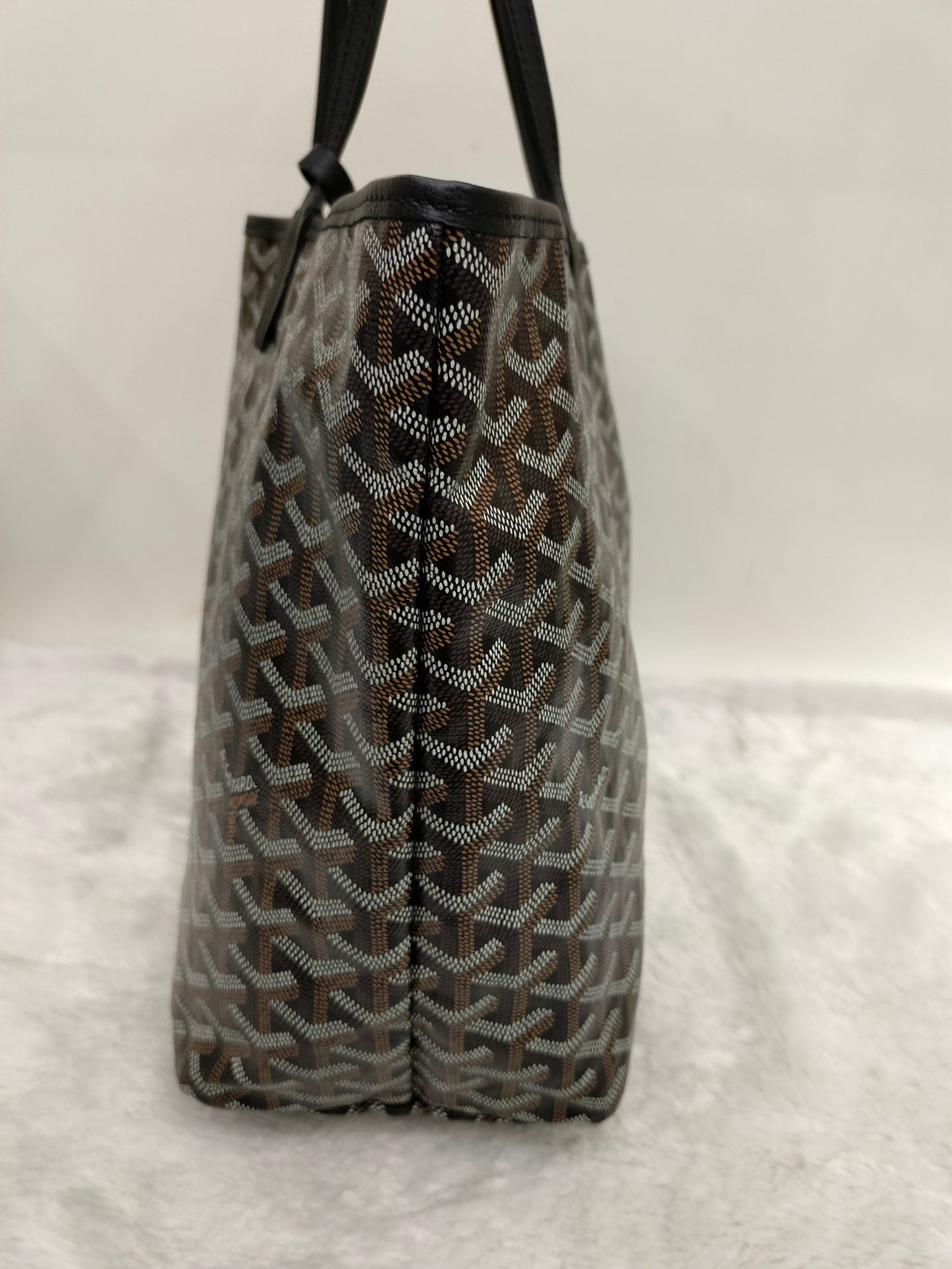*Neverbeen Used* Goyard St Louis PM Noir 2023