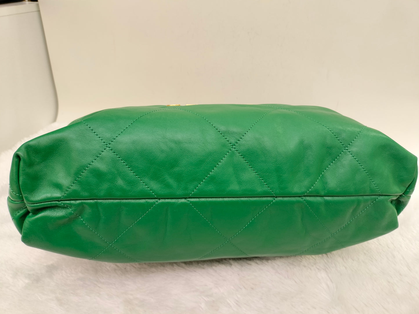*Neverbeen Used* Chanel C22 Medium Calfskin Green GHW (CHIP)