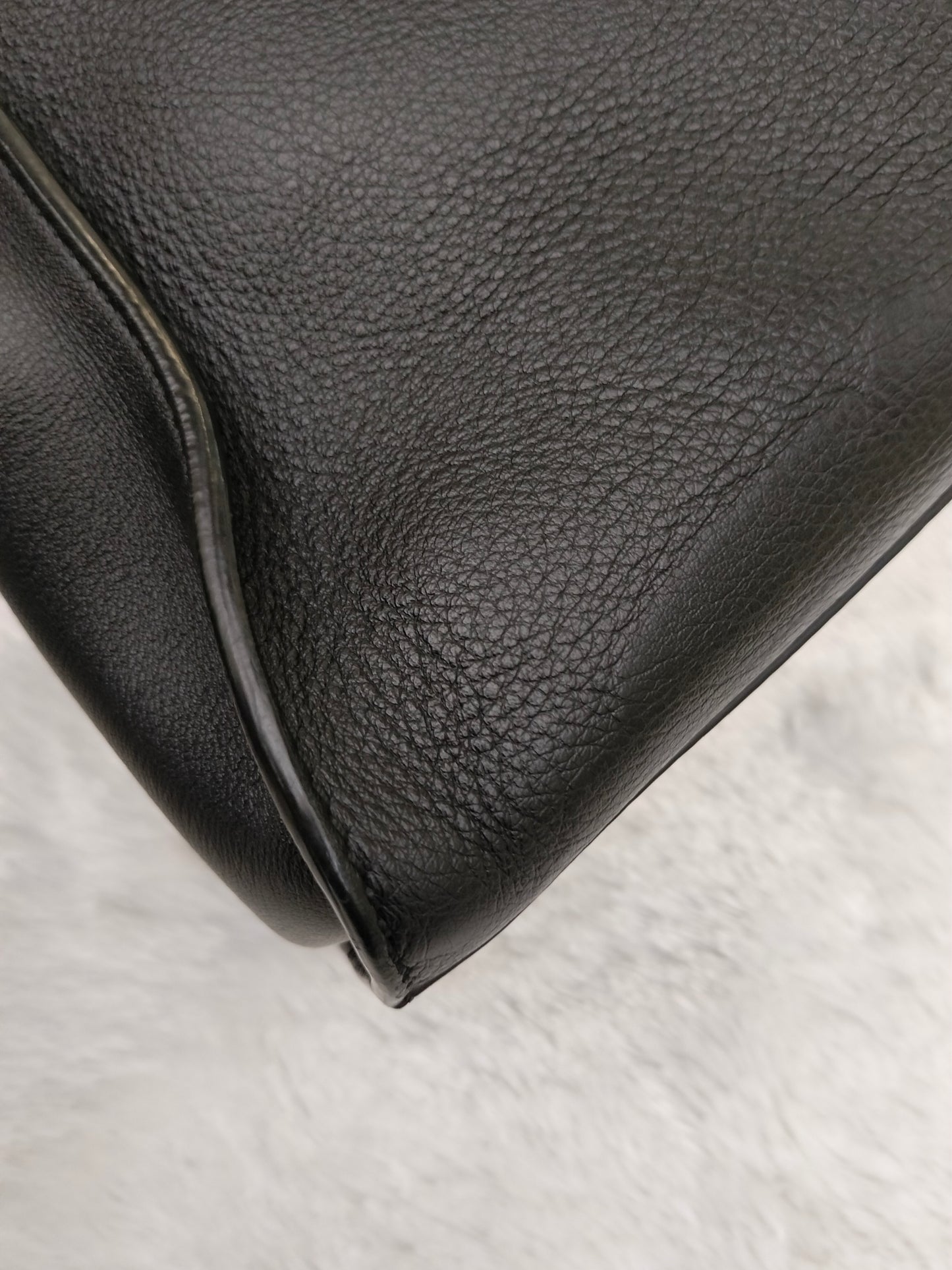Fendi Peekaboo Reguler Black GHW