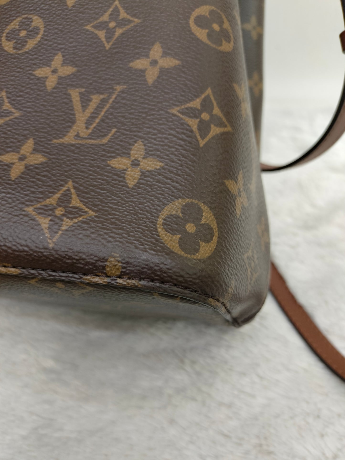 LV Neo Noe MM Monogram Caramel (CHIP)