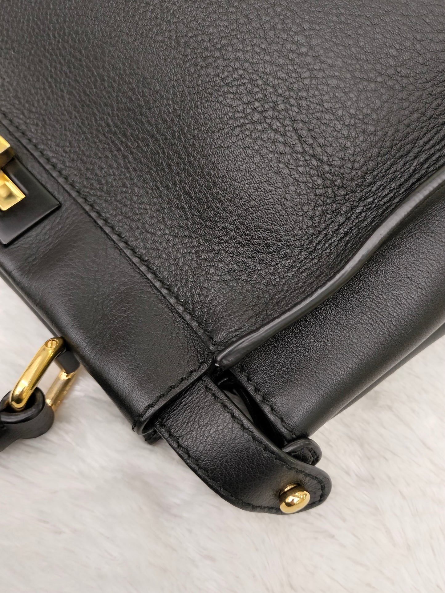 Fendi Peekaboo Reguler Black GHW