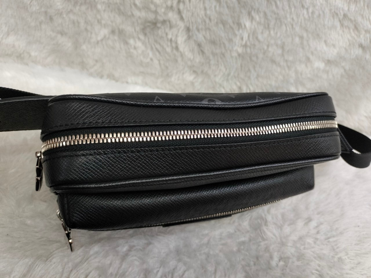 LV Outdoor Bumbag Monogram Taigarama Eclipse 2019