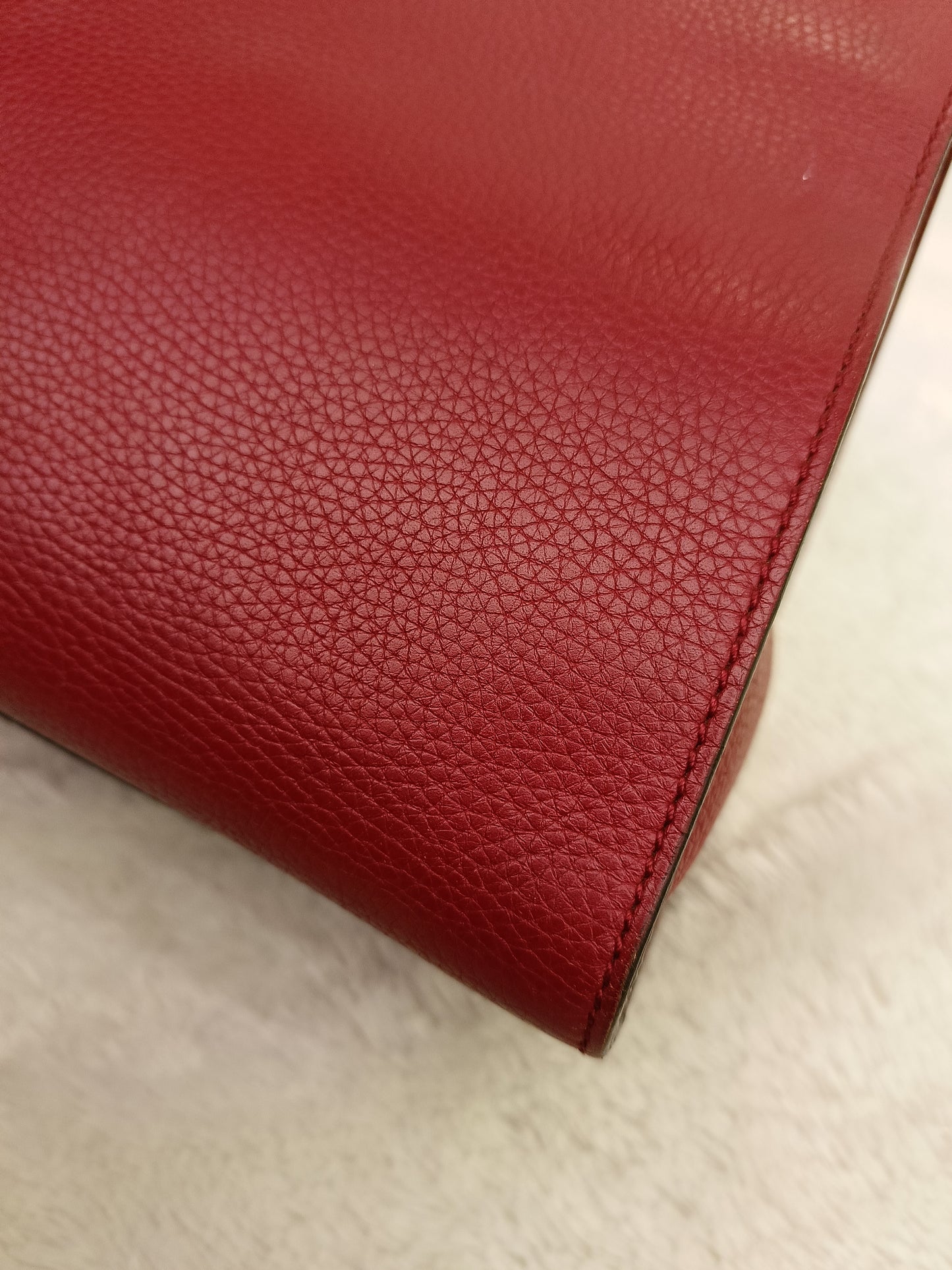 Gucci Top Handle Medium Marmont Grained Red GHW