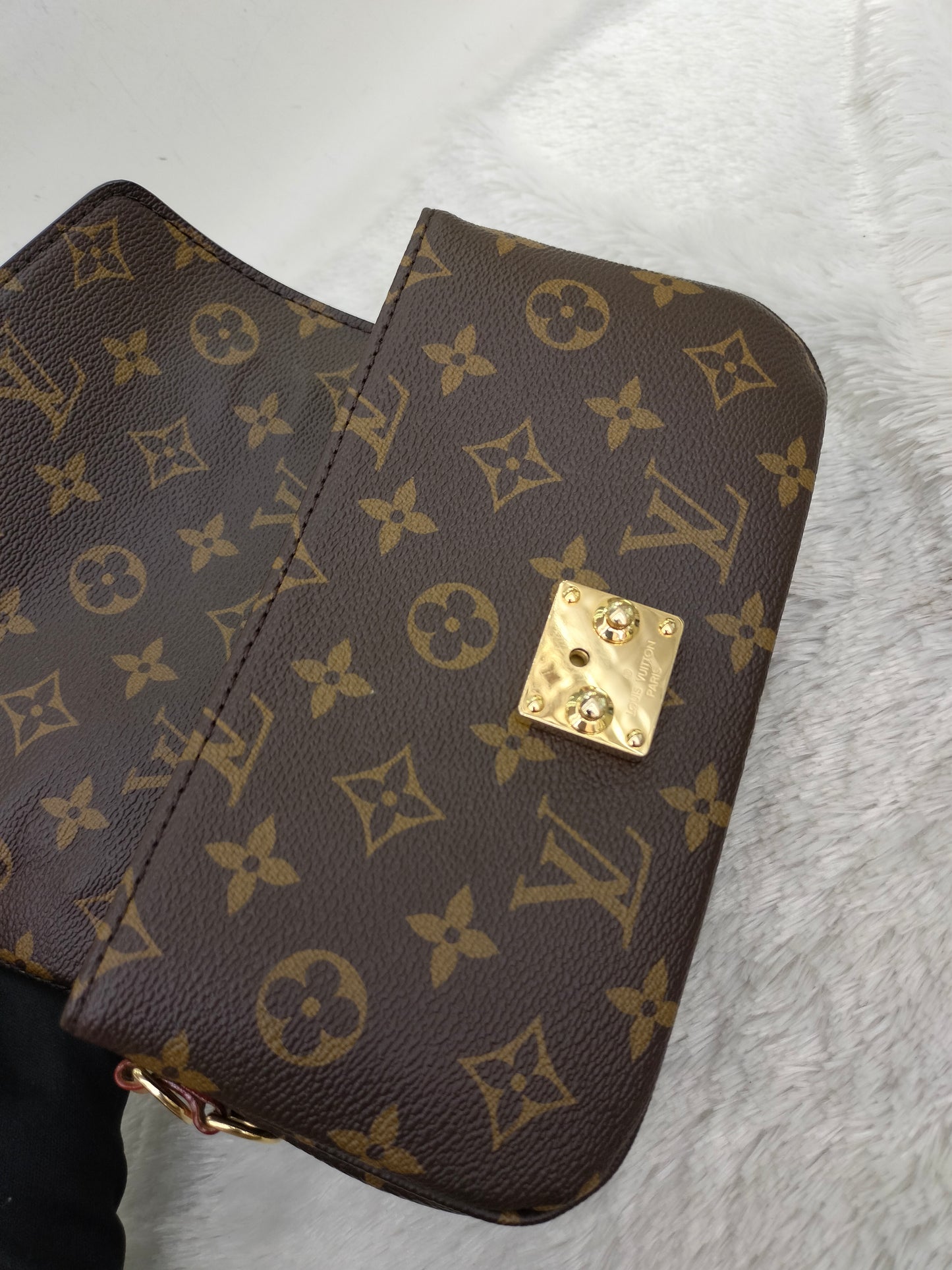 LV Pochette Metis East West Monogram 2023 (CHIP)