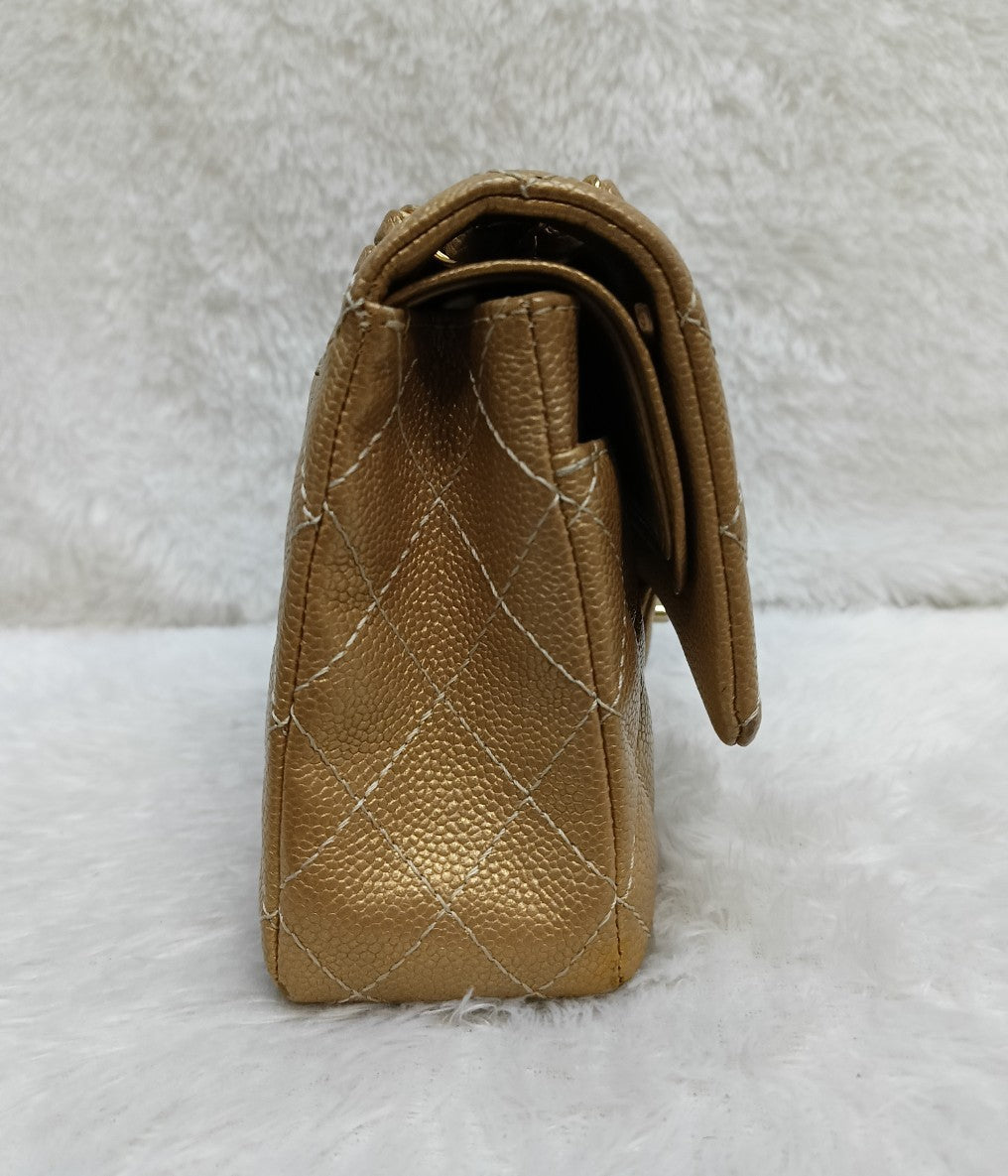Chanel Medium Caviar Bronze GHW #20. Size 25,5x15,5x6,5cm