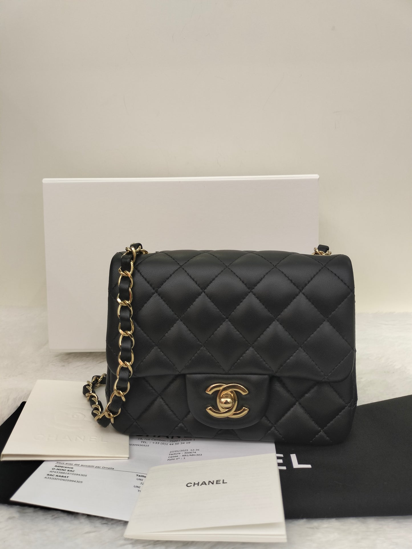*NEW* Chanel Mini Square Lamb Black GHW (CHIP)