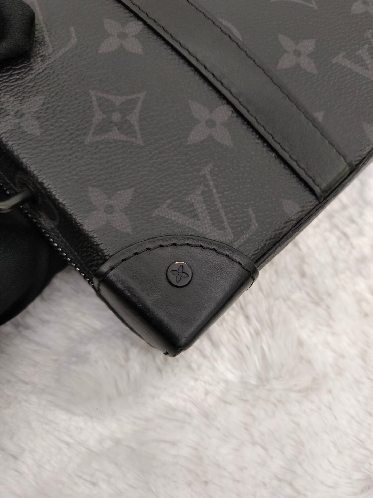 LV Soft Trunk Wallet Monogram Eclipse (CHIP)
