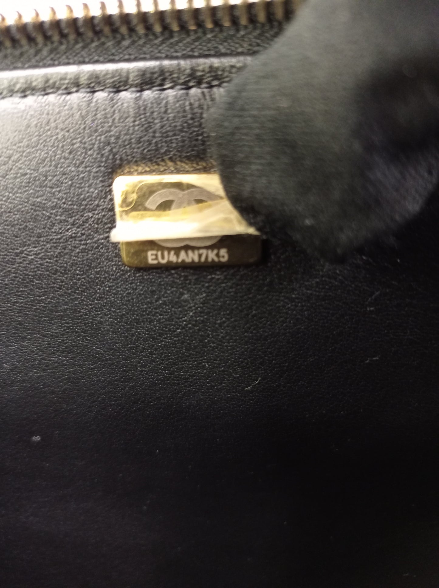 *Neverbeen Used* Chanel Pick Me Up Vanity Case Small Caviar Black GHW (CHIP)