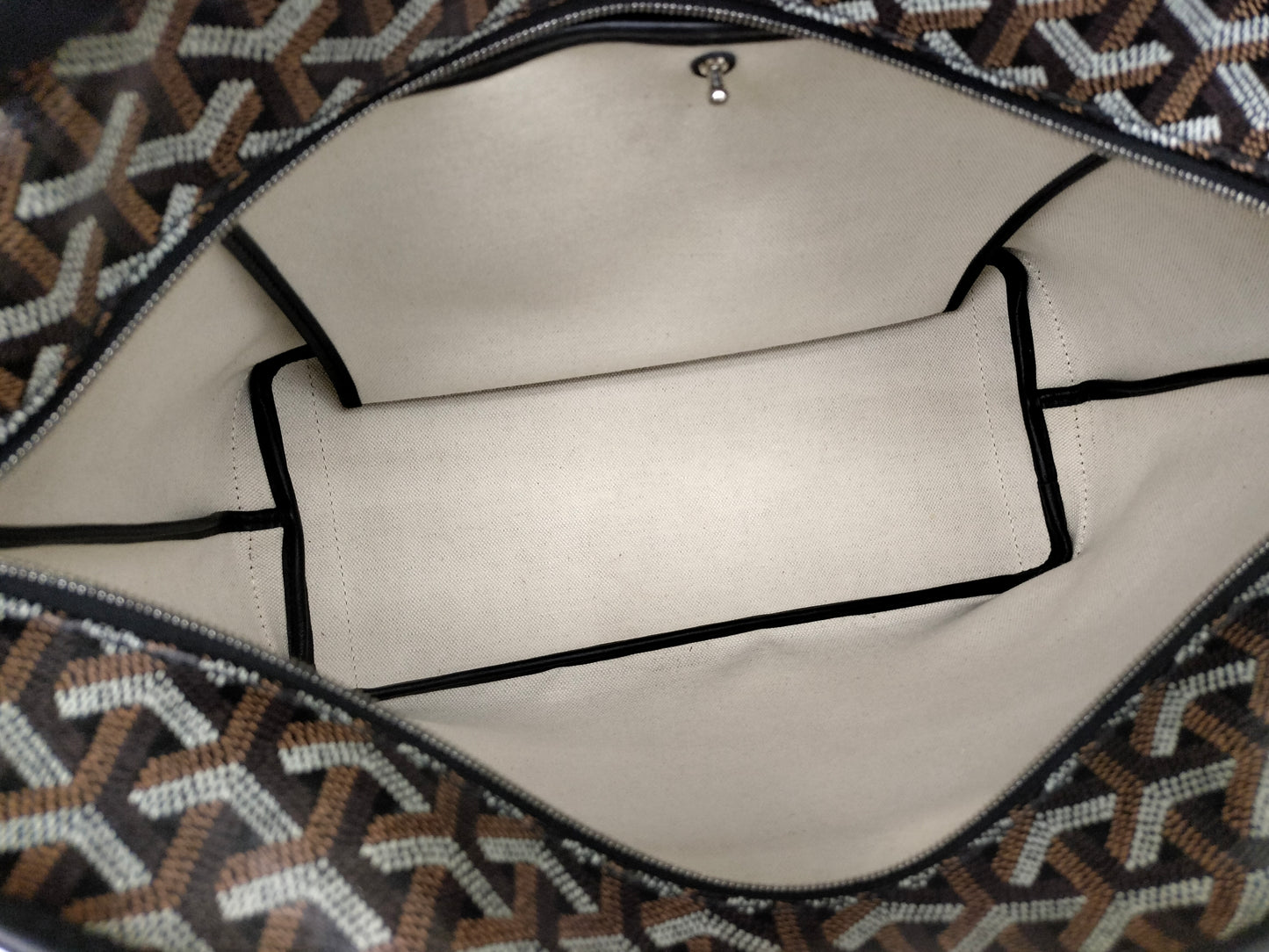 *Excellent Condition* Goyard Artois PM Noir 2024