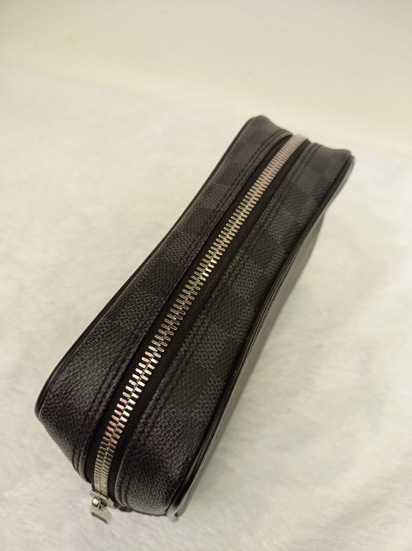 LV Toilet Pouch PM Graphite 2014