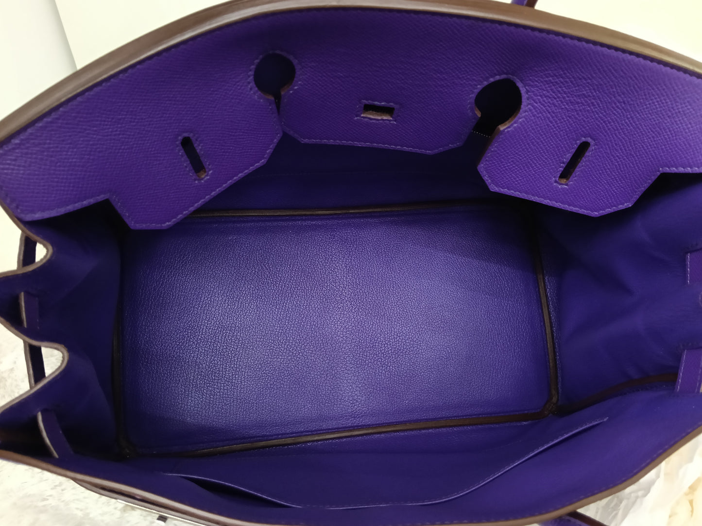 B35 Epsom Ultraviolet PHW #P square