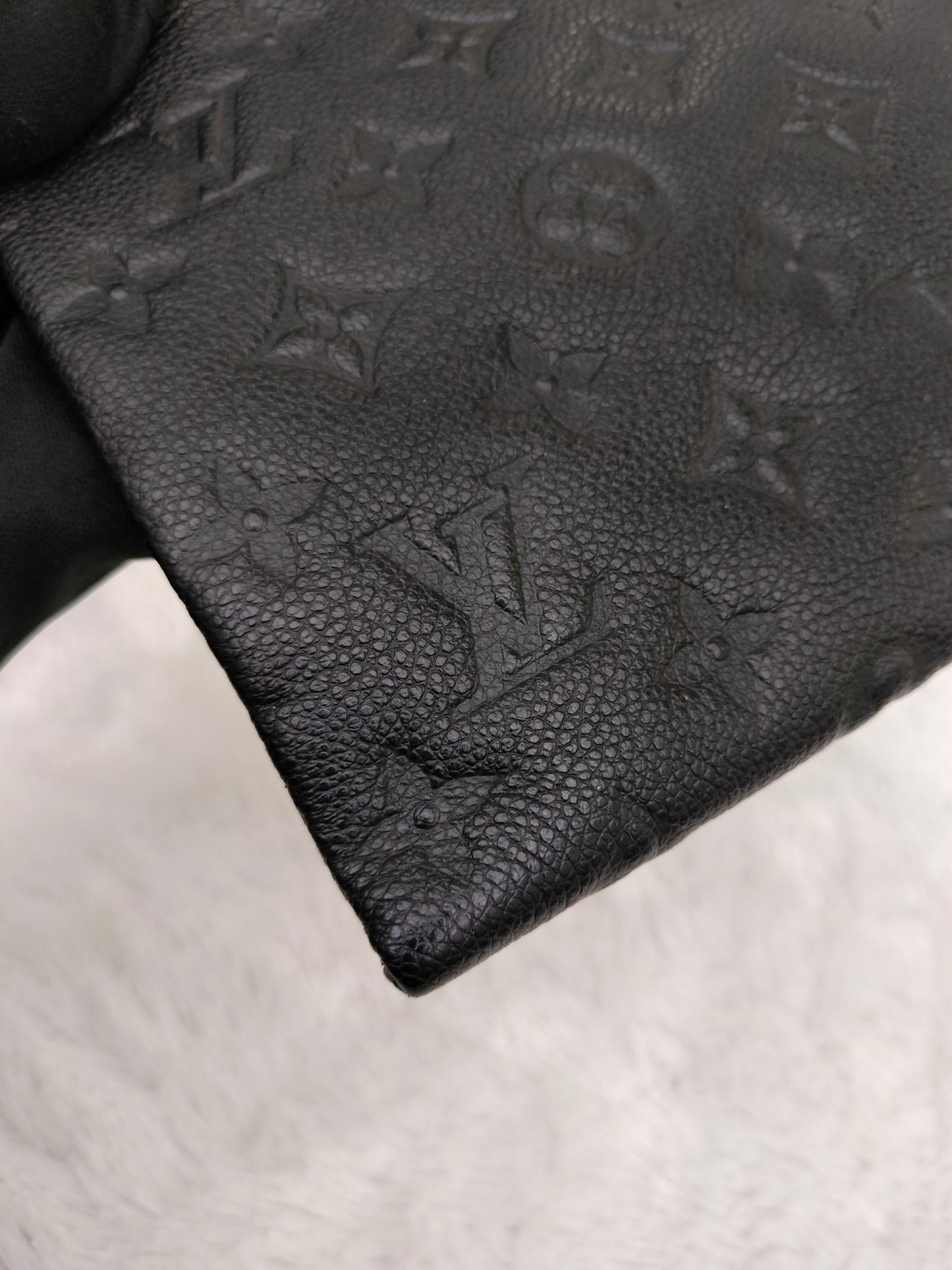 LV Daily Pouch Monogram Empreinte Noir (CHIP)