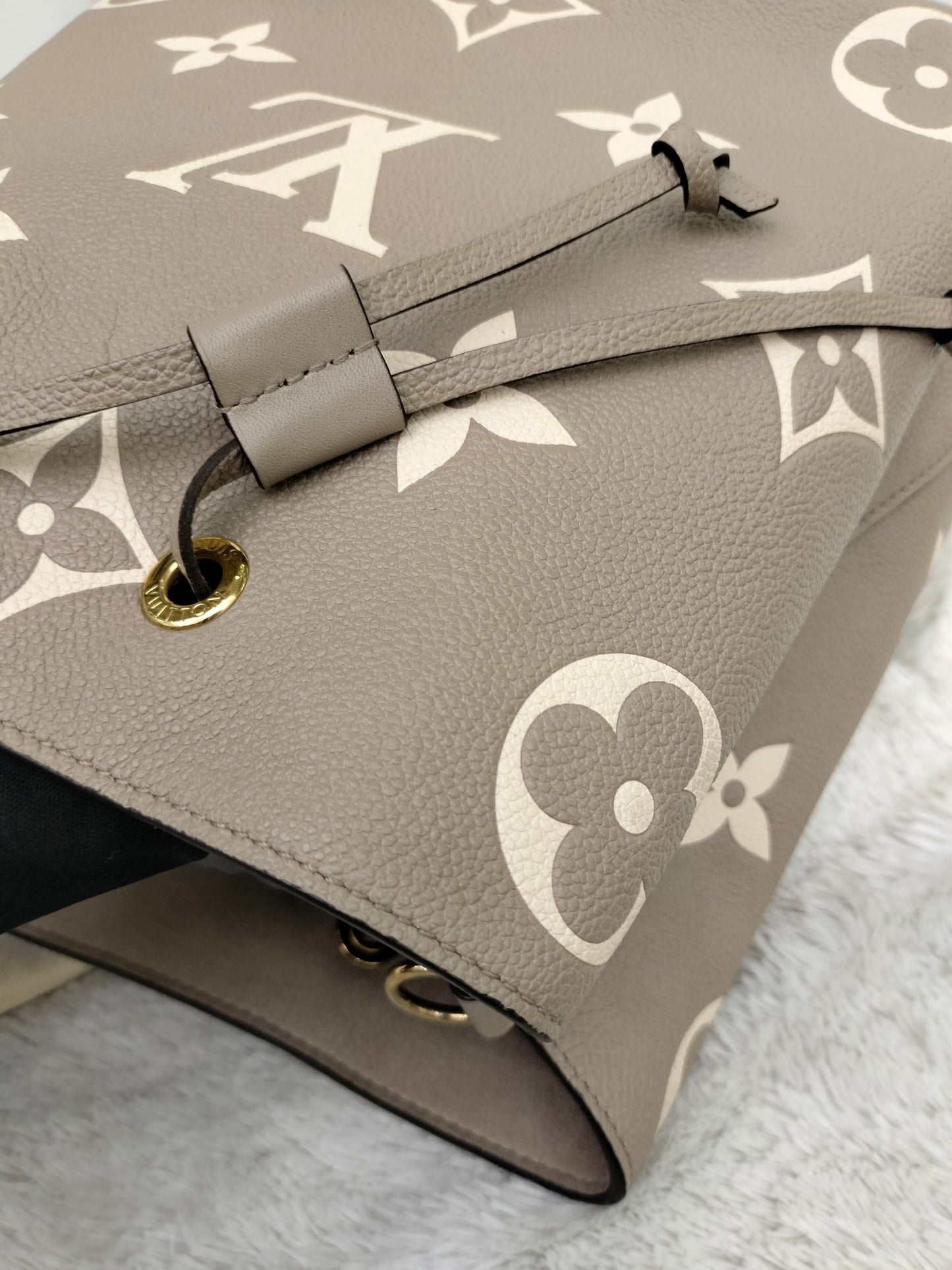 LV Neo Noe MM Monogram Tourterelle Creme 2021