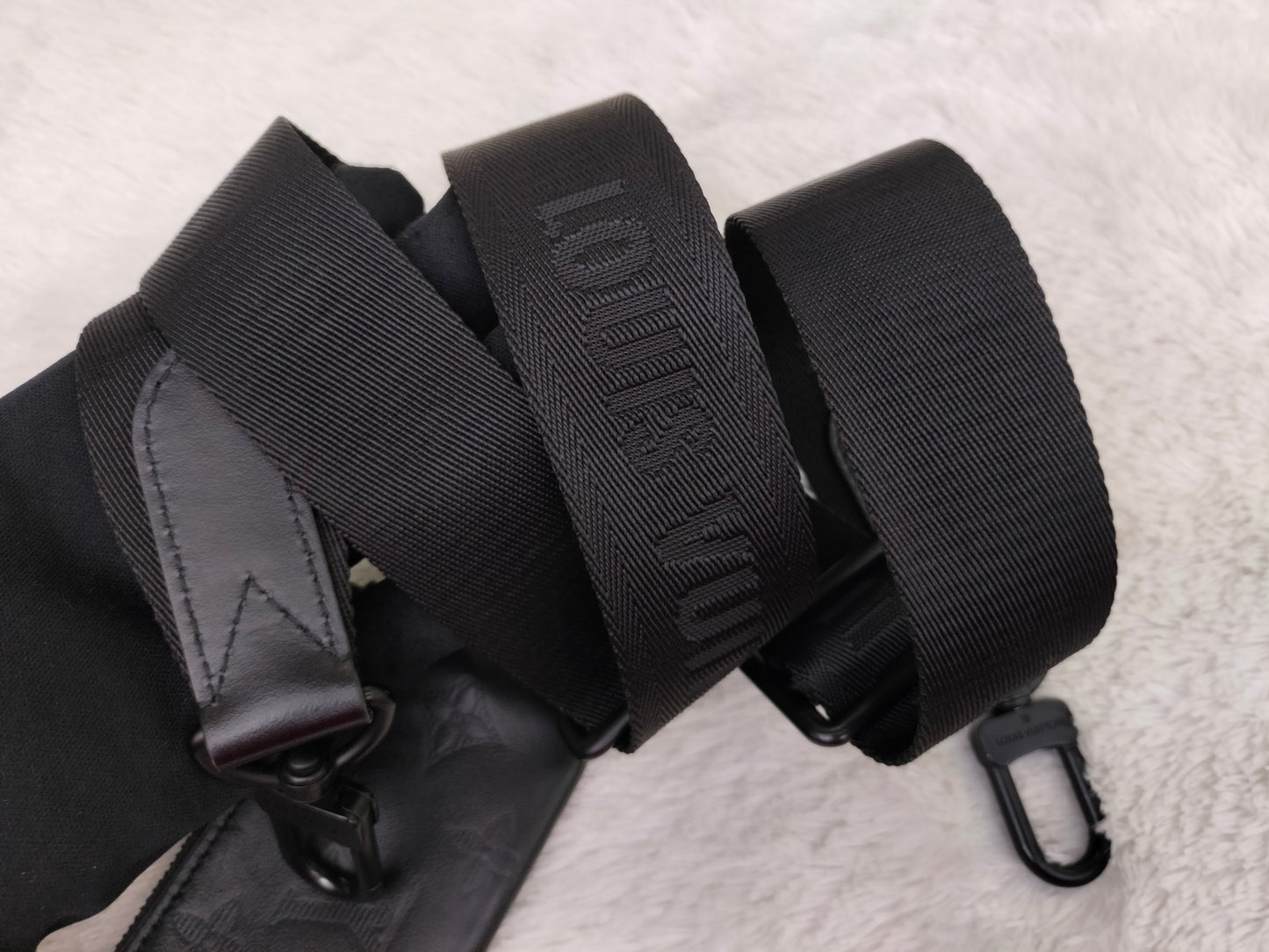 LV Duo Messenger Monogram Shadow Noir (CHIP)