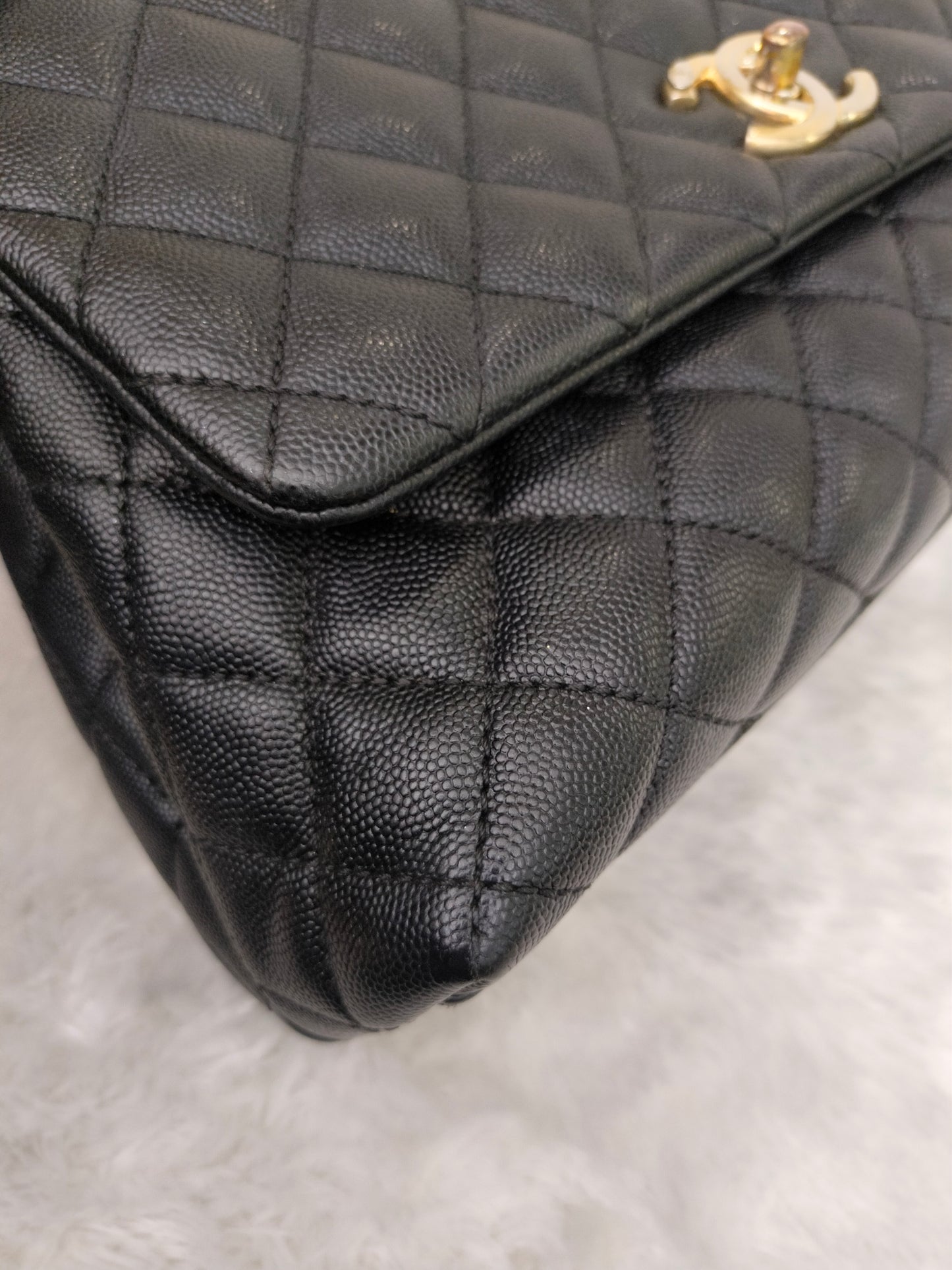 Chanel Coco Handle Medium Caviar Black GHW #25