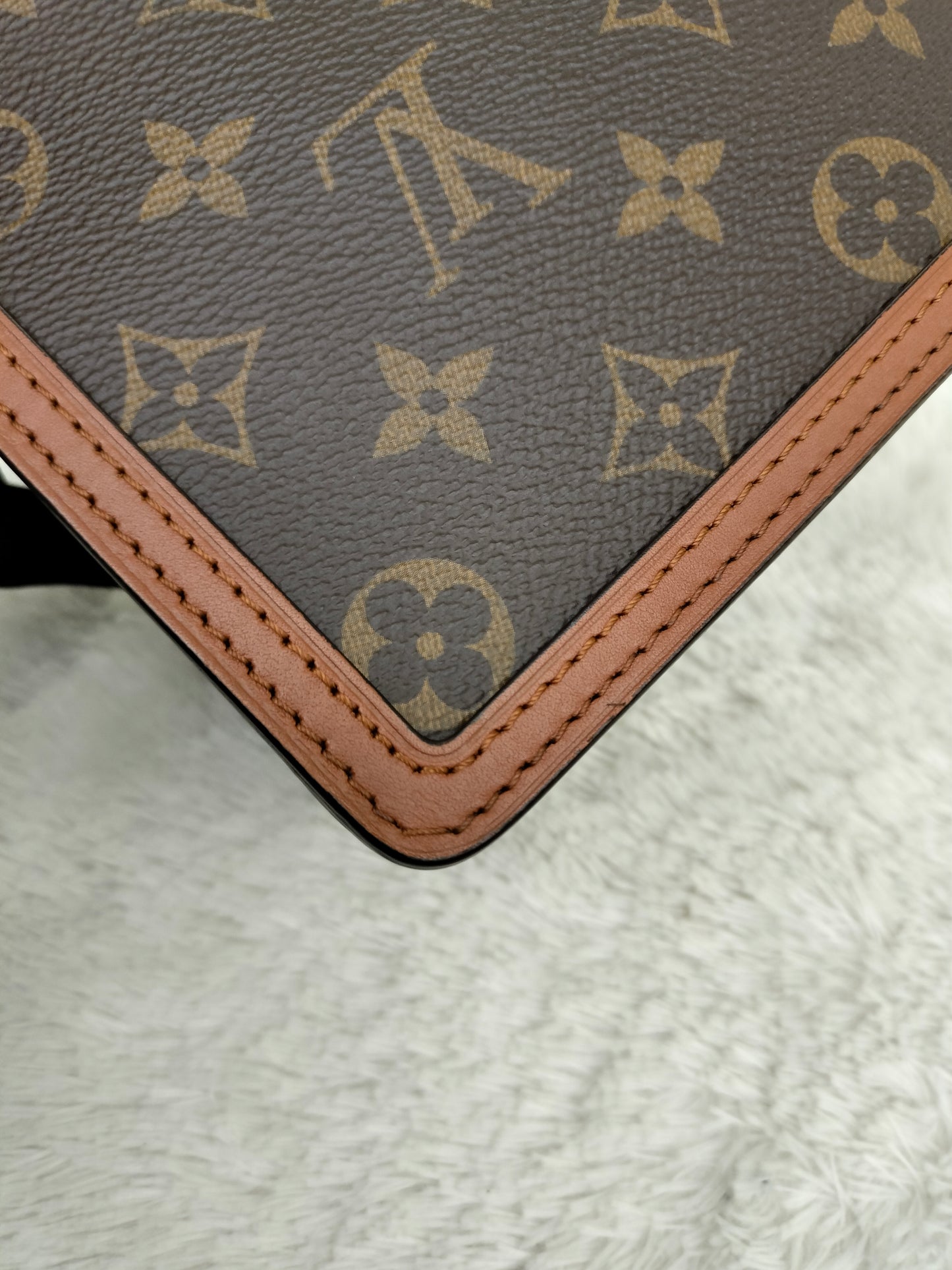 LV Dauphine Mini Monogram Reverse 2020