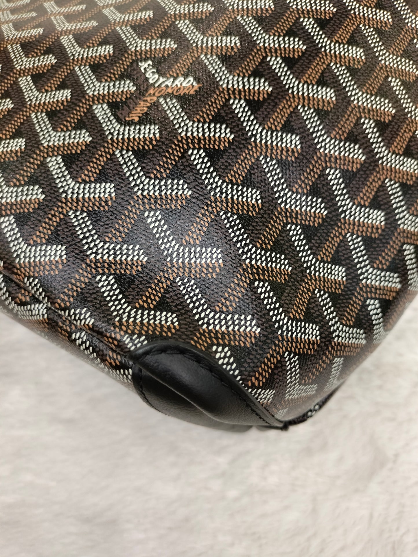 *Excellent Condition* Goyard Artois PM Noir 2024