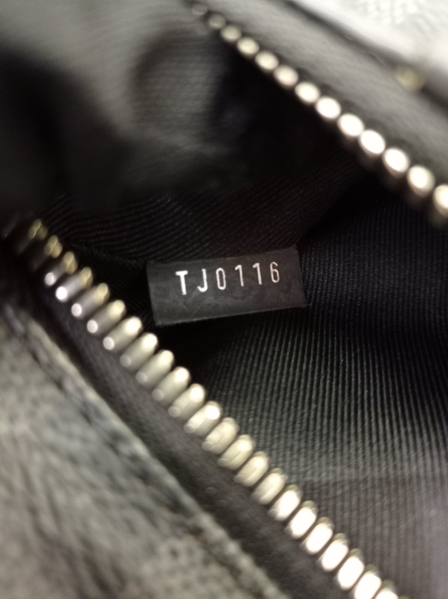 LV Josh Backpack Graphite 2016