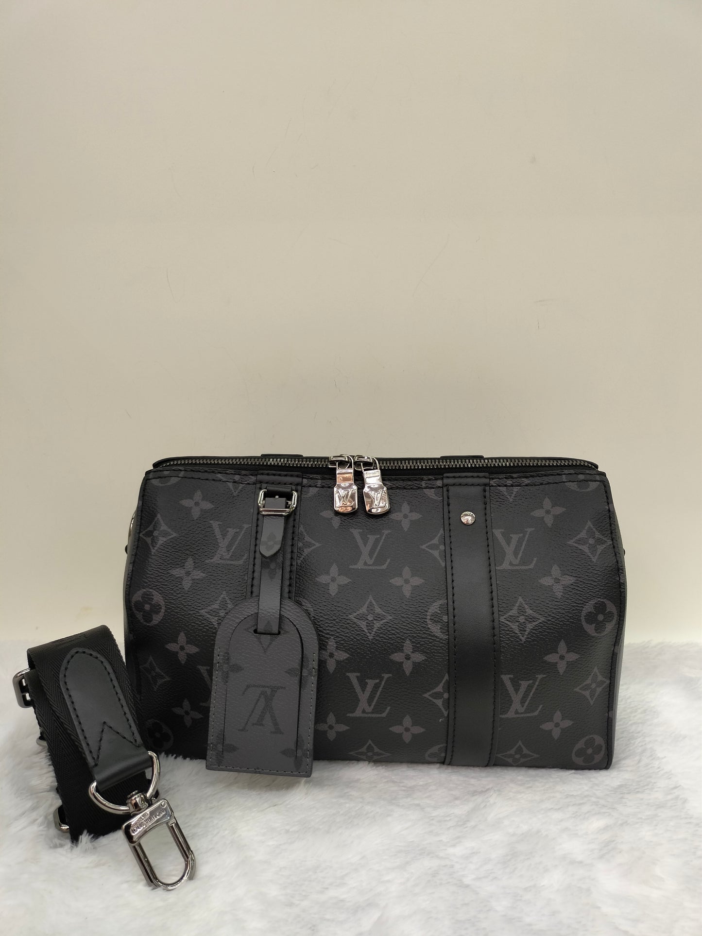 LV City Keepall Monogram Eclipse (CHIP)