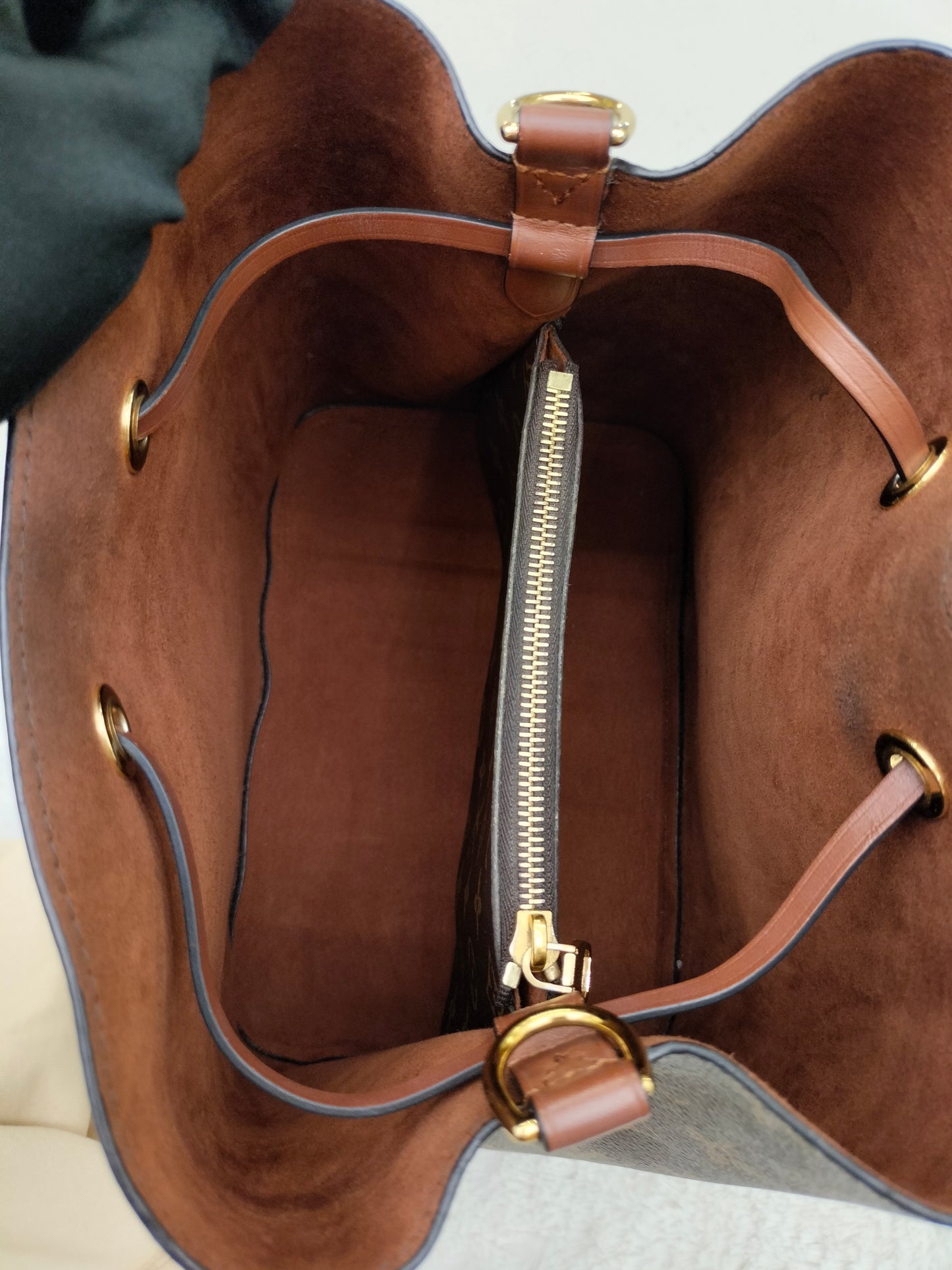 LV Neo Noe MM Monogram Caramel (CHIP)