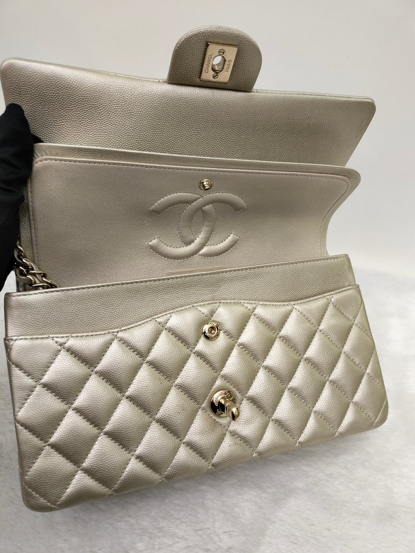 Chanel Medium Caviar Champagne GHW DF #23