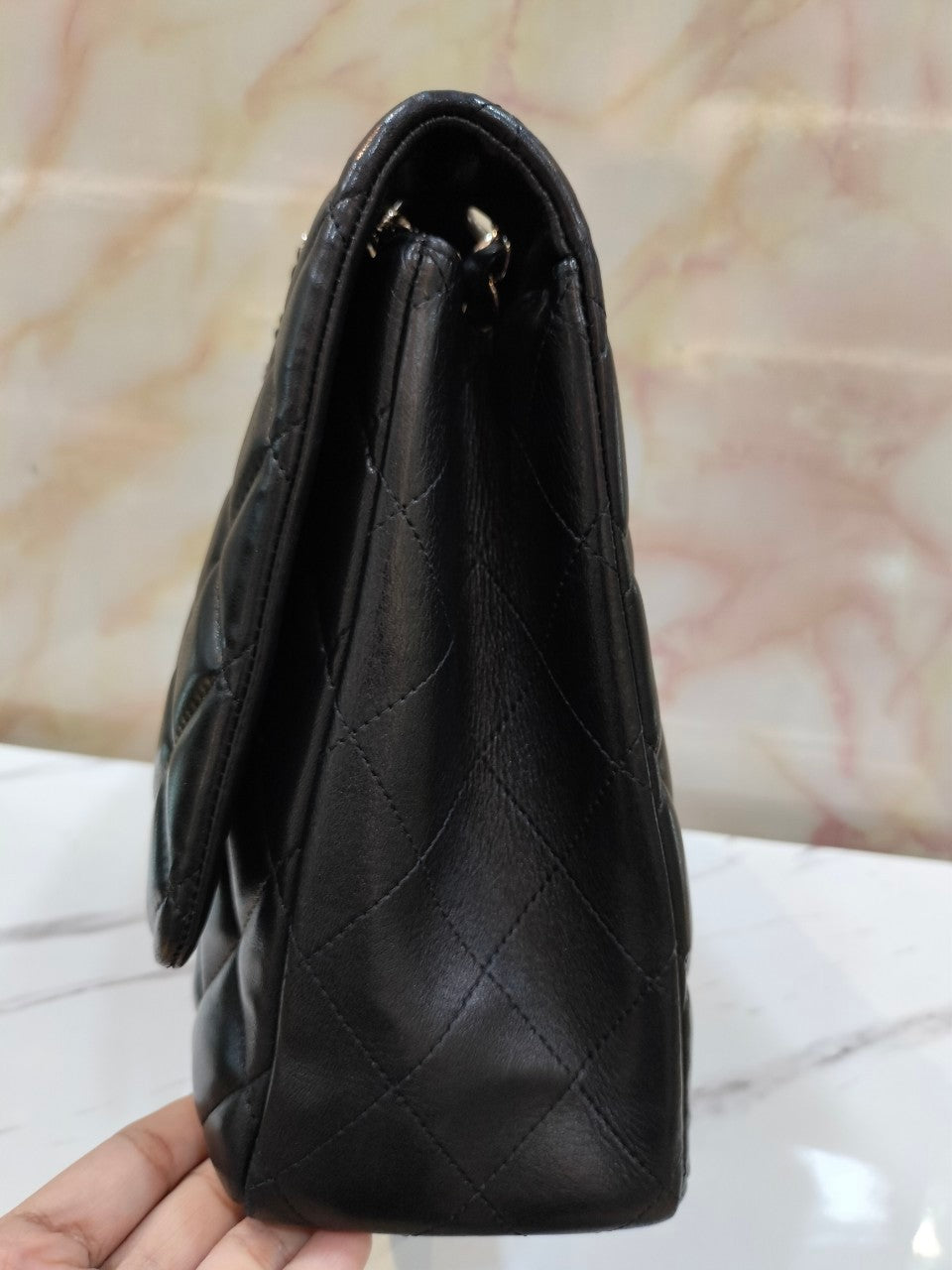 Chanel Classic Maxi Black Lamb SHW#13 Size 33x23x10cm