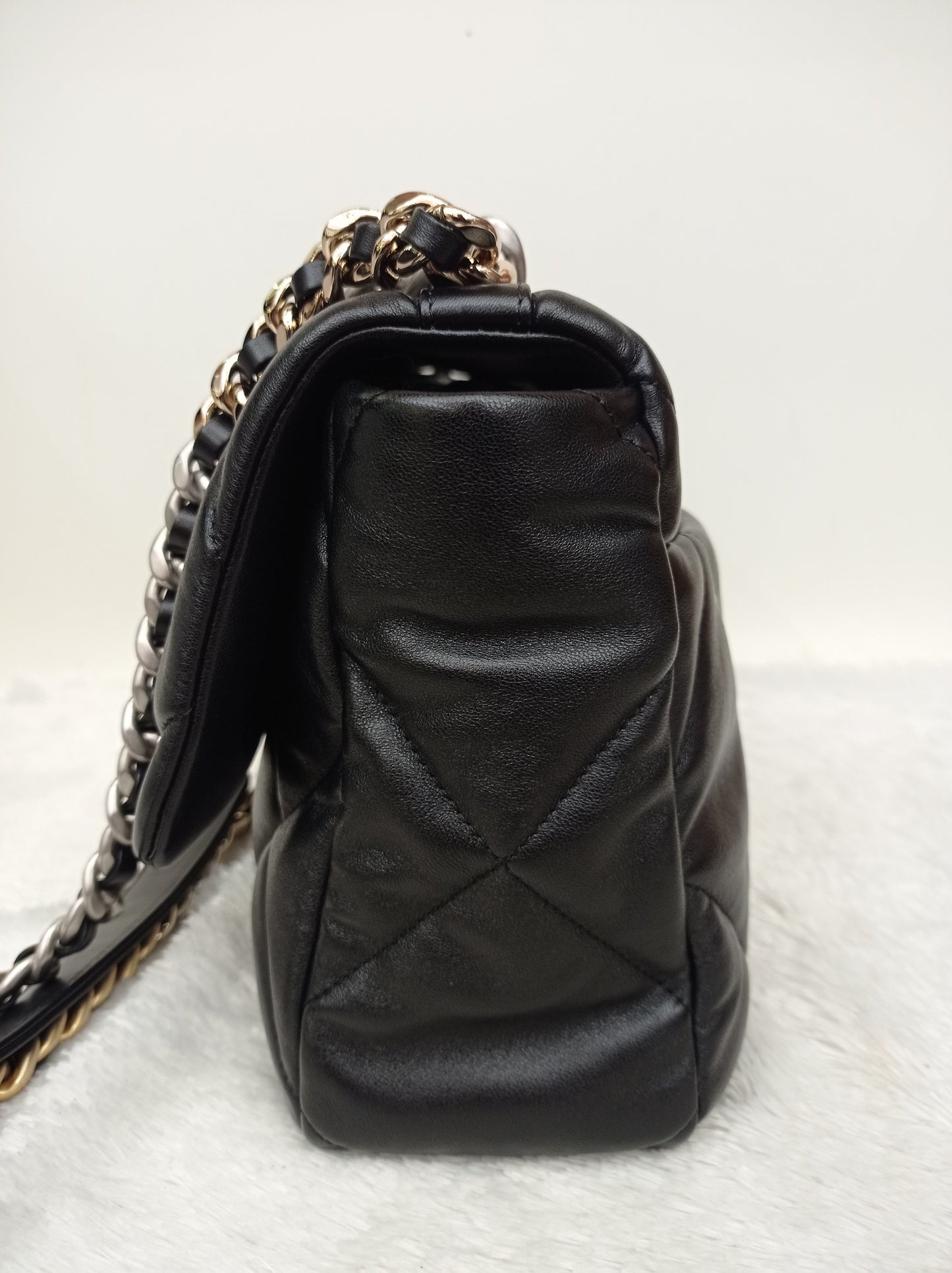 *Neverbeen Used* Chanel C19 Large Black (CHIP)