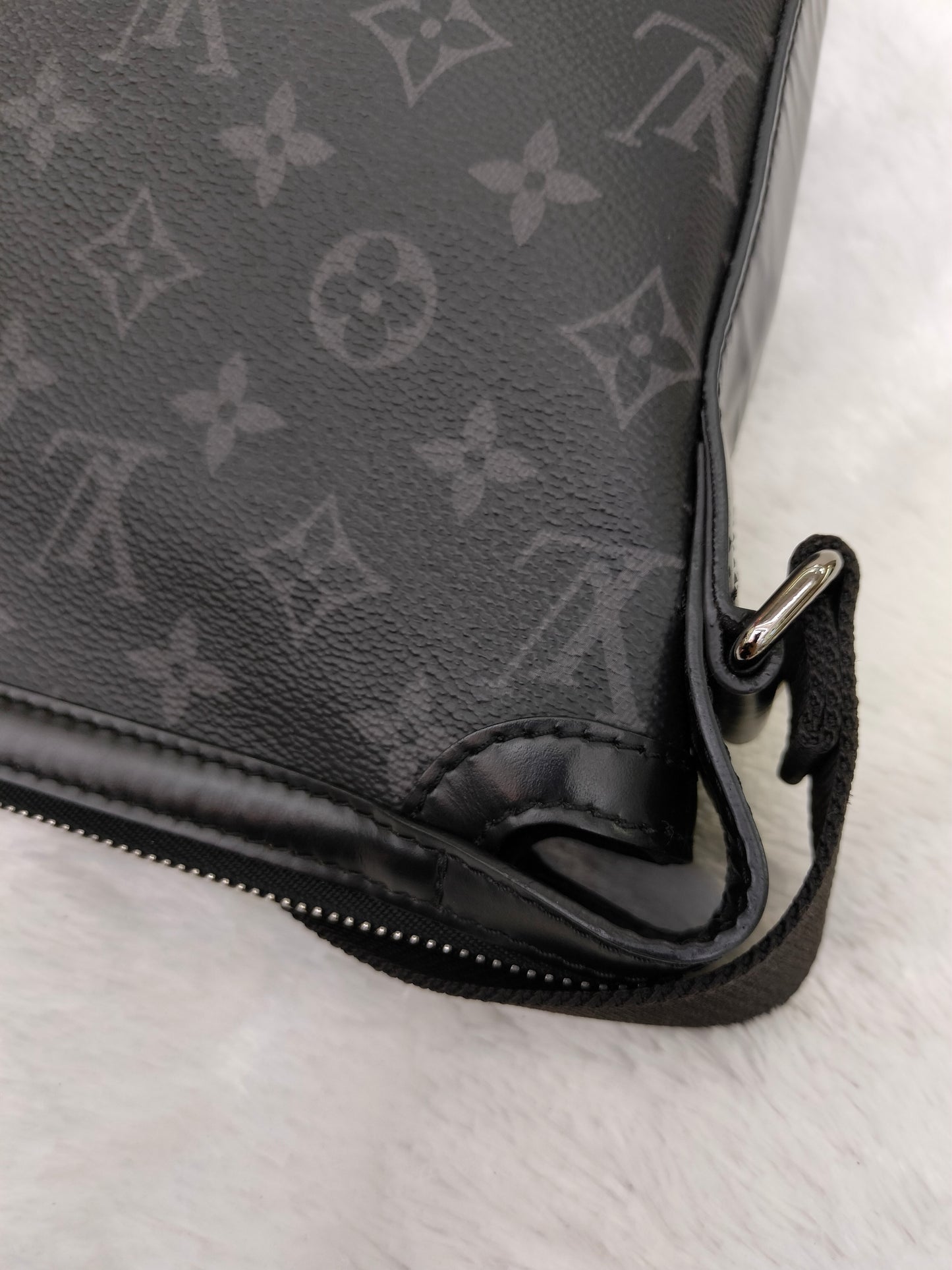 LV Odyssey PM Messenger Monogram Eclipse Noir 2018