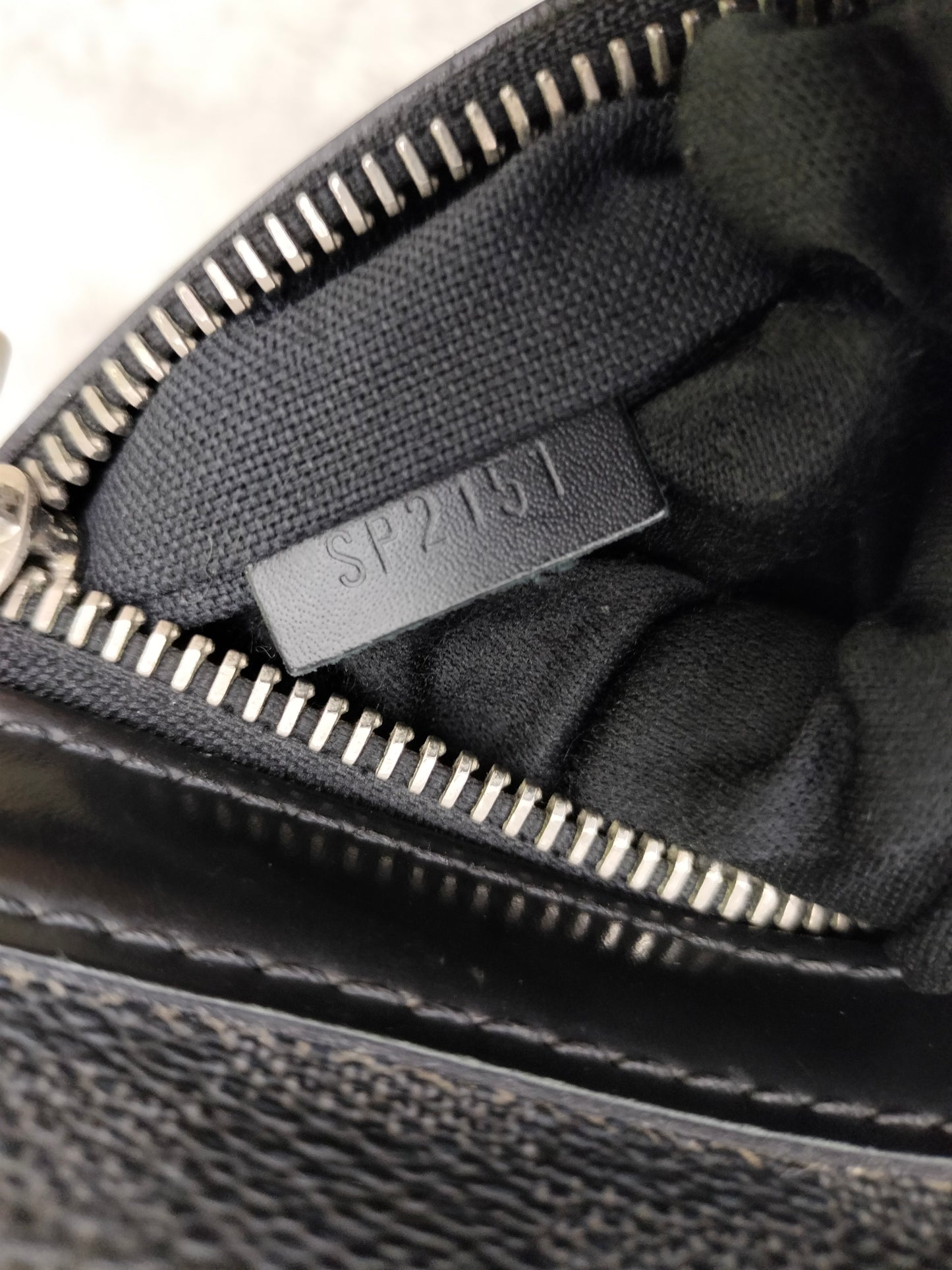 LV Daniel MM Graphite 2011